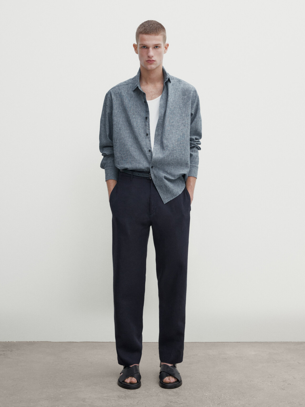 Relaxed-fit denim shirt with a linen and cotton blend