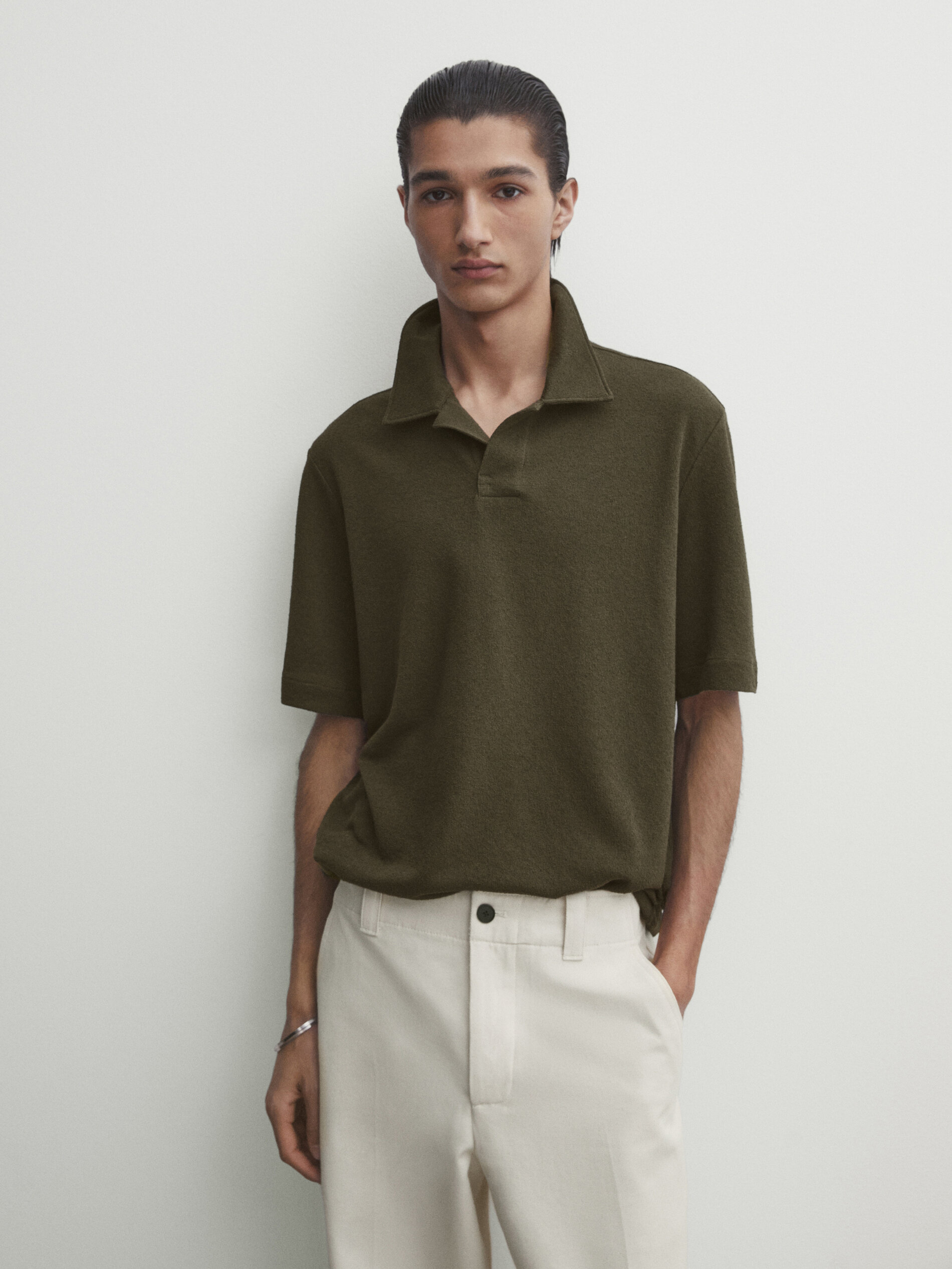 Textured short sleeve polo shirt