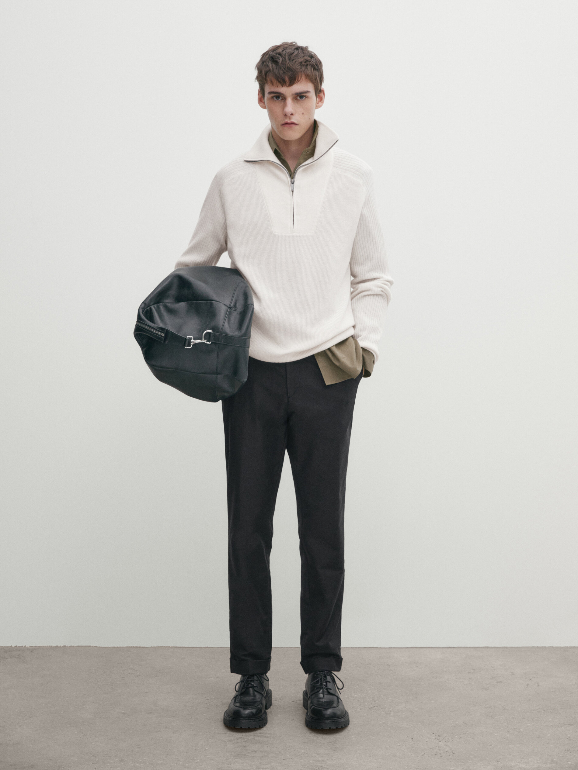 Massimo Dutti Kombinierter Strickpullover Mit Stehkragen Und Reissverschluss In Gebrochen Weiss