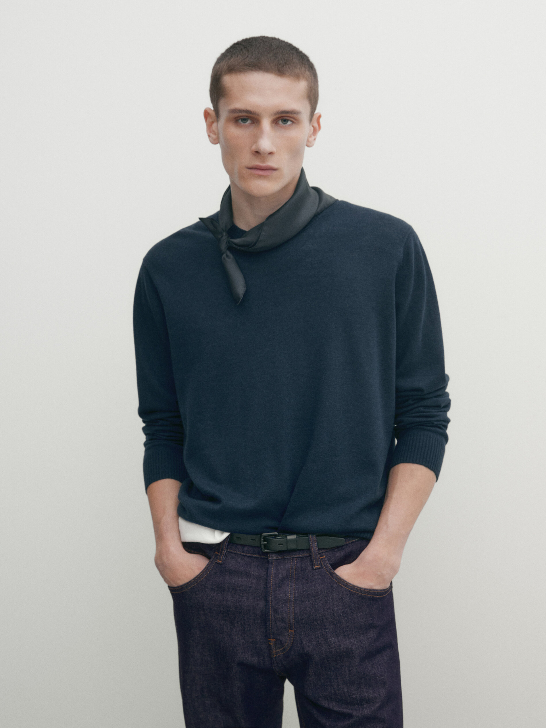 Pullover aus Wollmischgewebe mit Rundausschnitt und Patentmuster 