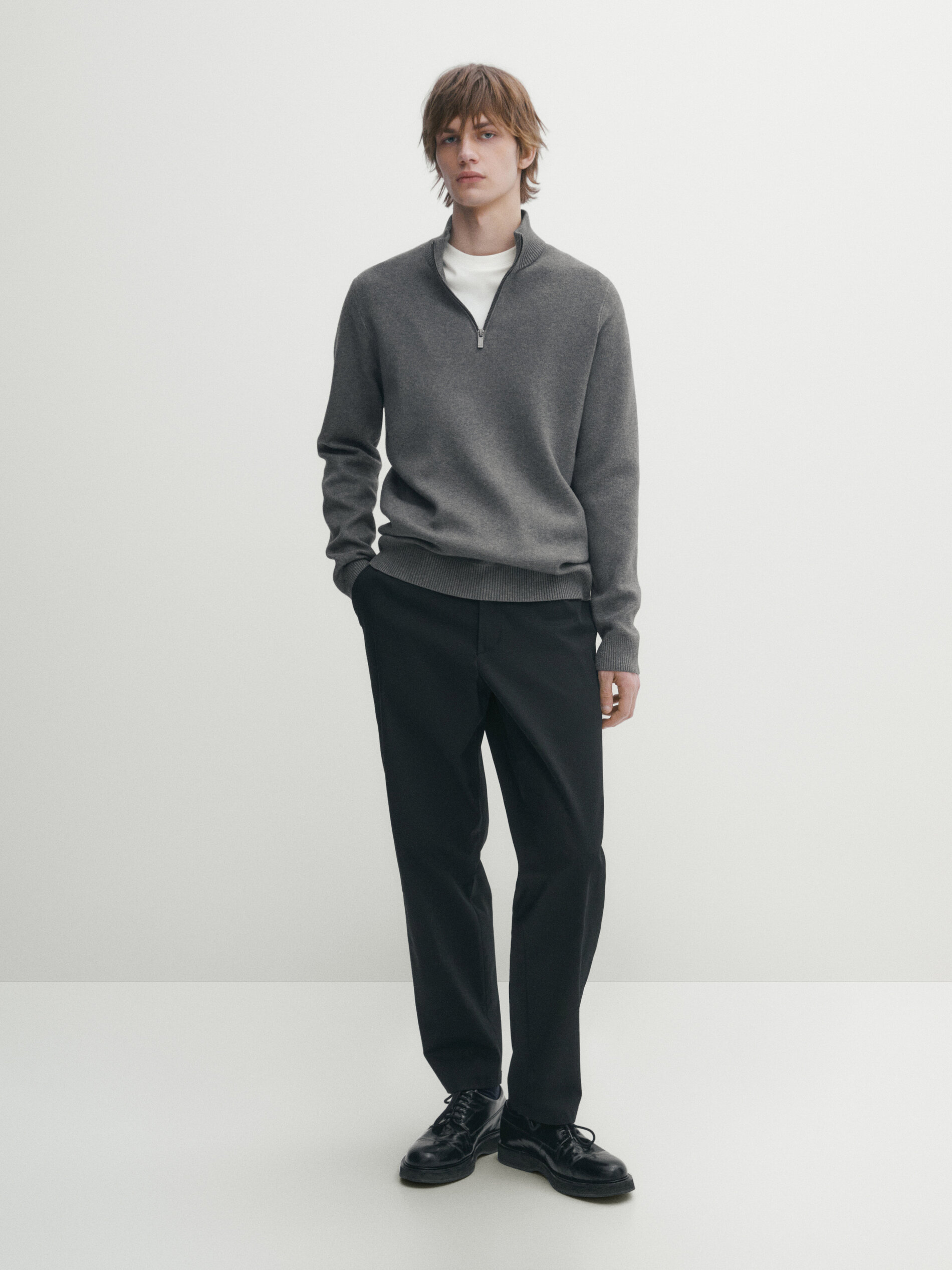 Mock neck knit sweater with a zip · Anthracite Grey, Black