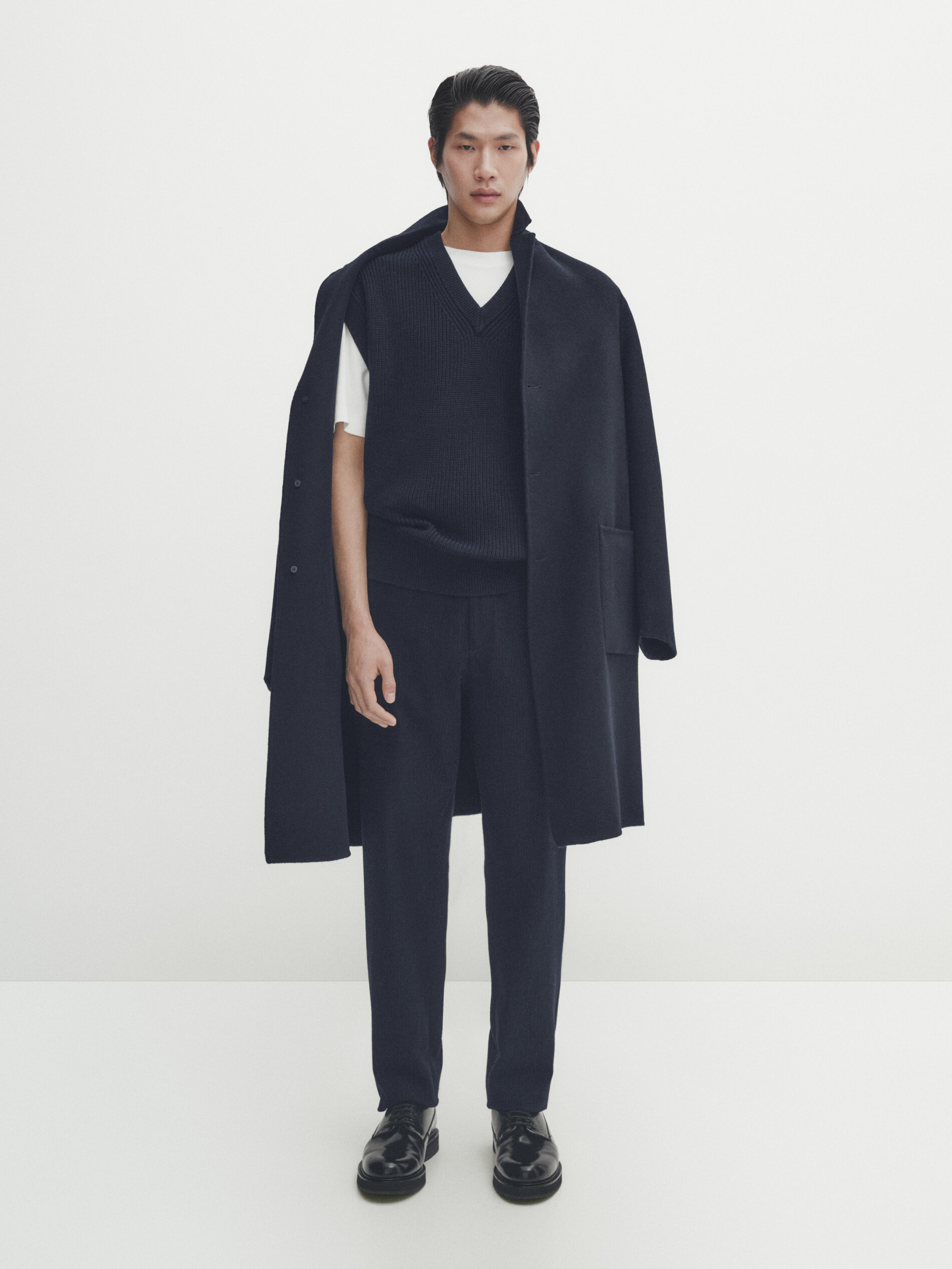 V-neck knit vest · Navy Blue · Sweaters And Cardigans | Massimo Dutti