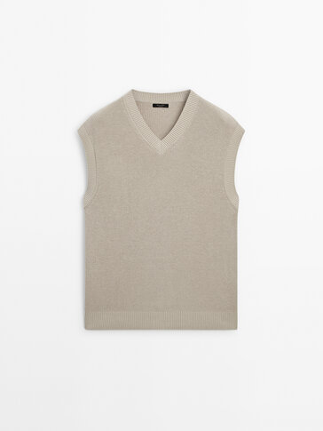 V-neck knit vest