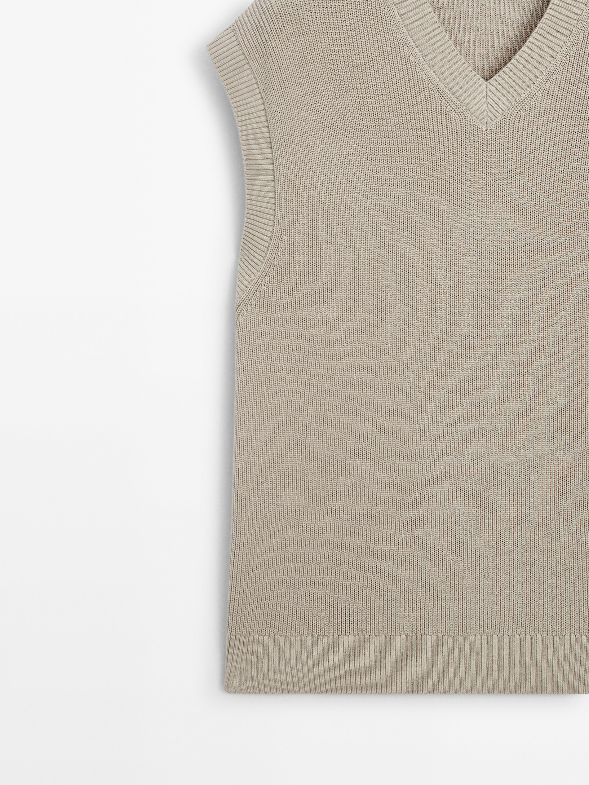 V-neck knit vest · Beige Marl · Sweaters And Cardigans | Massimo Dutti