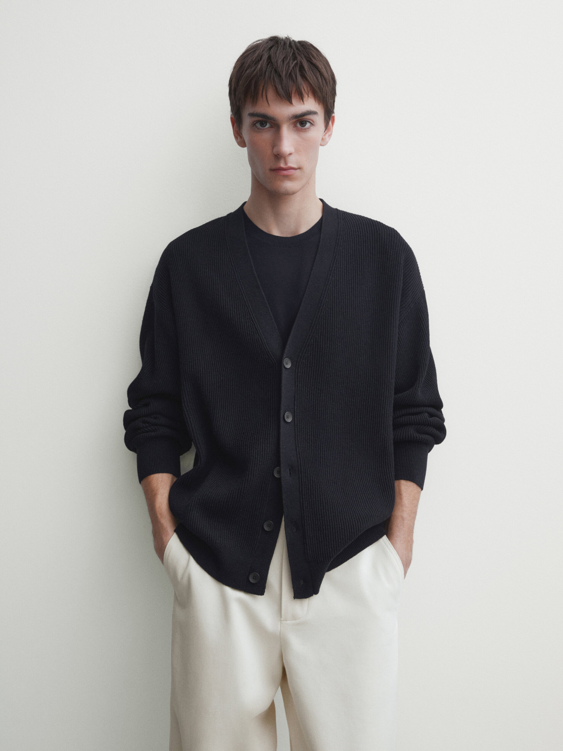 Knit cardigan with buttons · Marineblau · Pullover Und Cardigans 