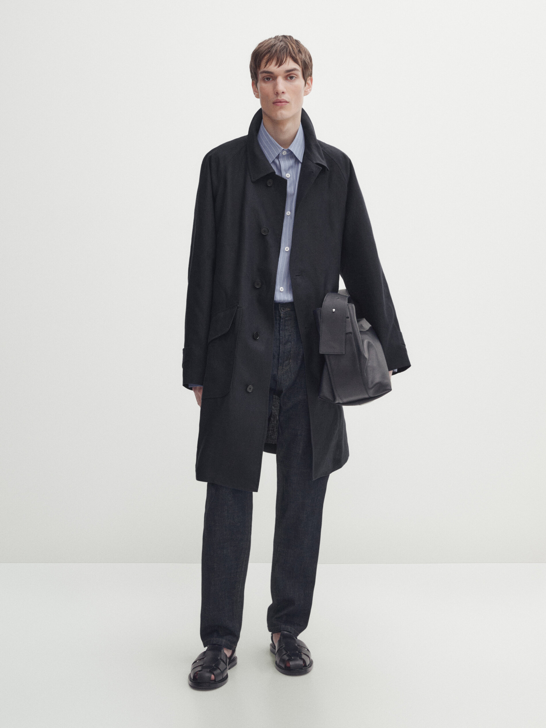 Trenchcoat aus Leinen · Marineblau · Mäntel Und Jacken | Massimo Dutti