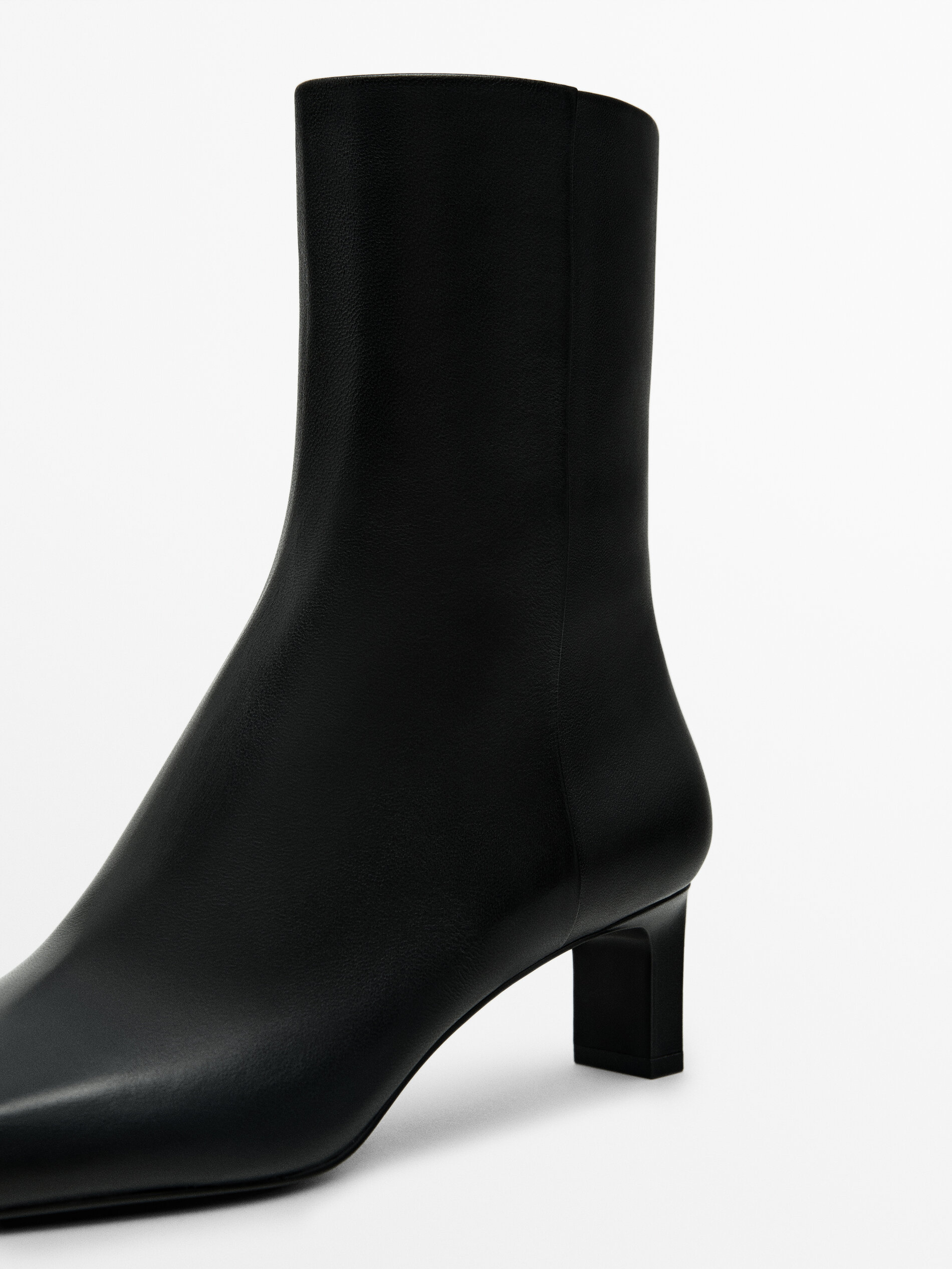 Massimo dutti hotsell black leather boots