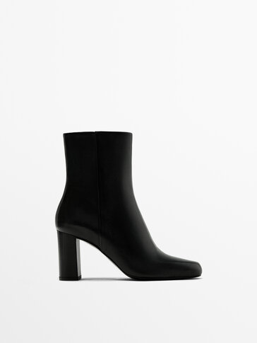 Shop ZARA 2023-24FW HEELED ANKLE BOOTS WITH BUCKLE (3192/210) by TIE_BM_6AY  | BUYMA