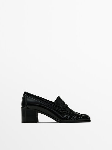 Square-toe heeled loafers