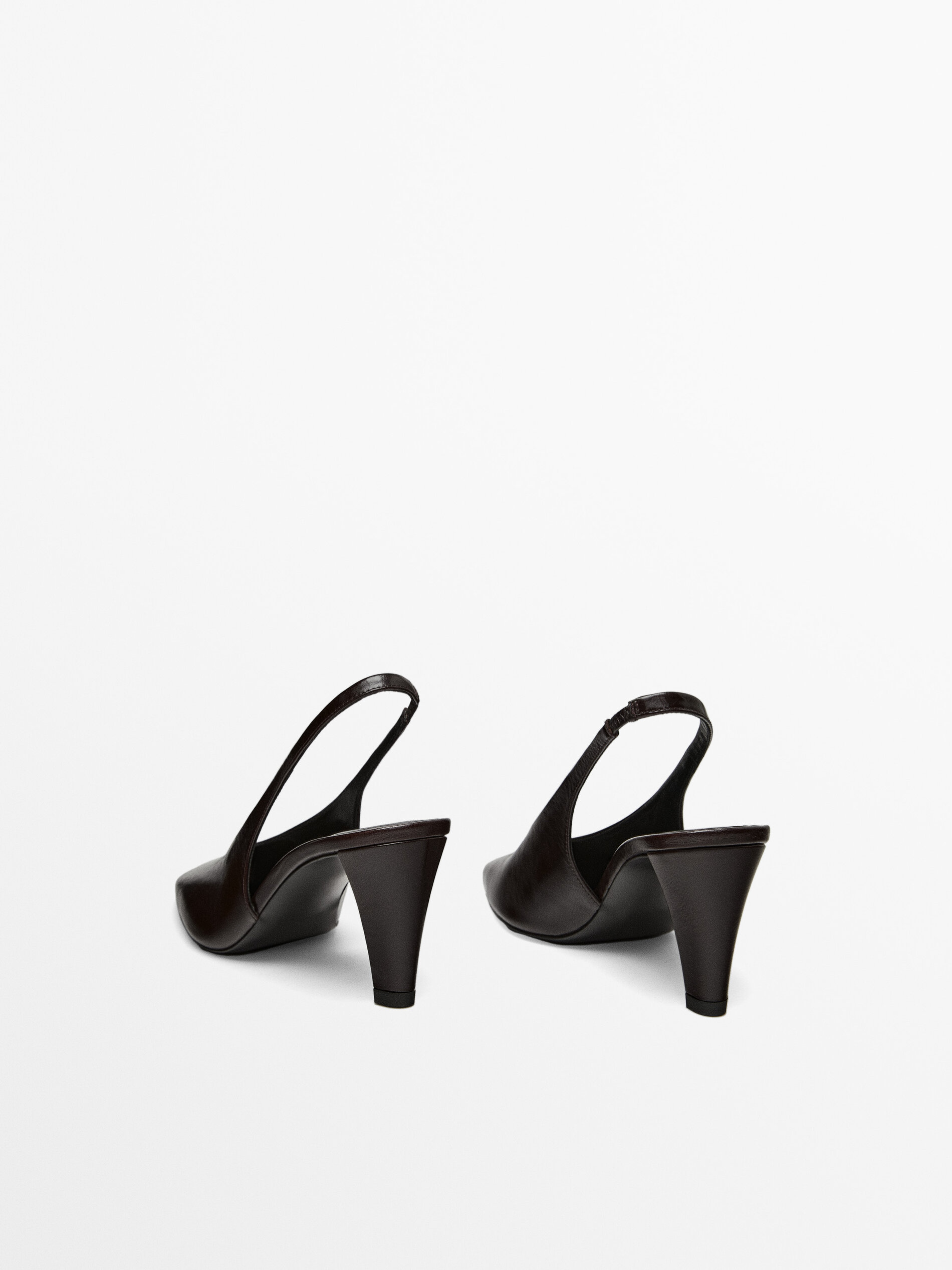 Round toe sale slingback pumps