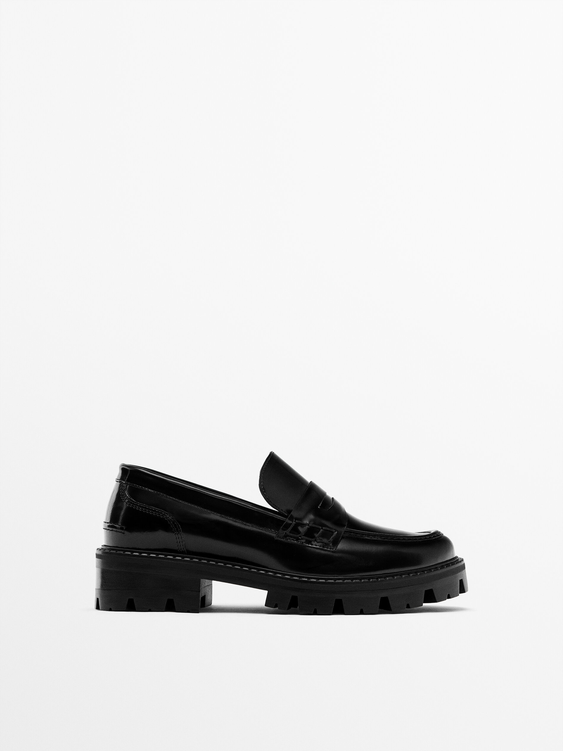Leather loafers with track sole Black Flat Shoes Massimo Dutti
