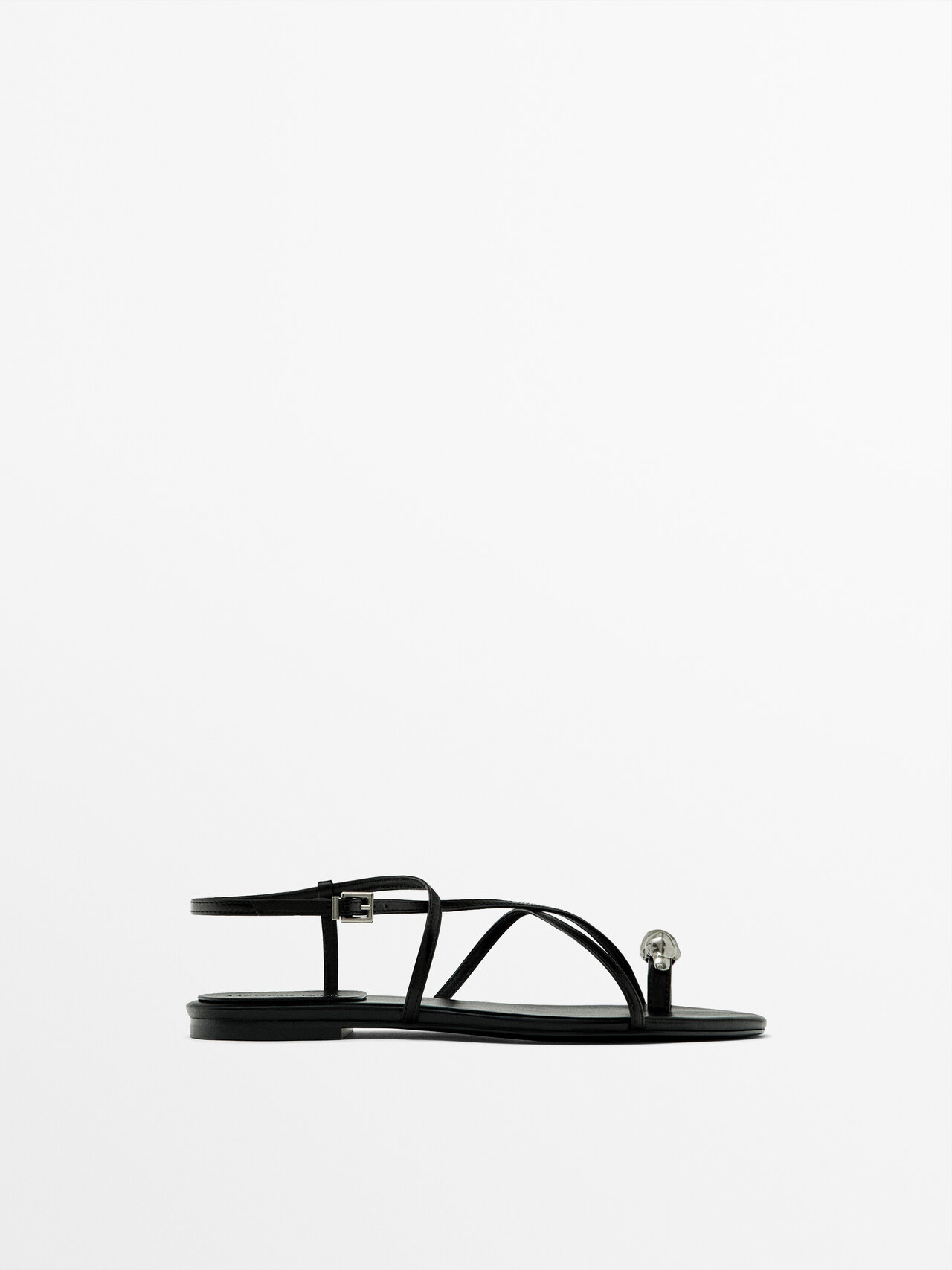 Massimo Dutti Metal Piece Toe Strap Sandals In Black