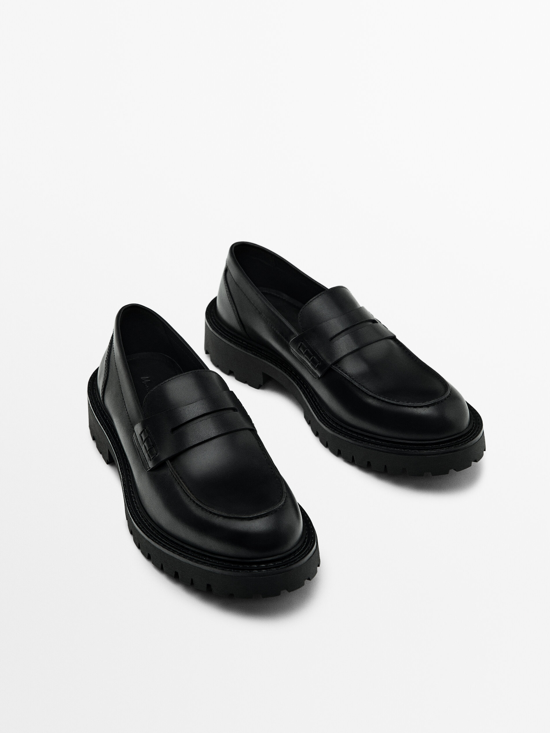 Schwarze Lederloafer mit Profilsohle · Schwarz · Schuhe | Massimo 