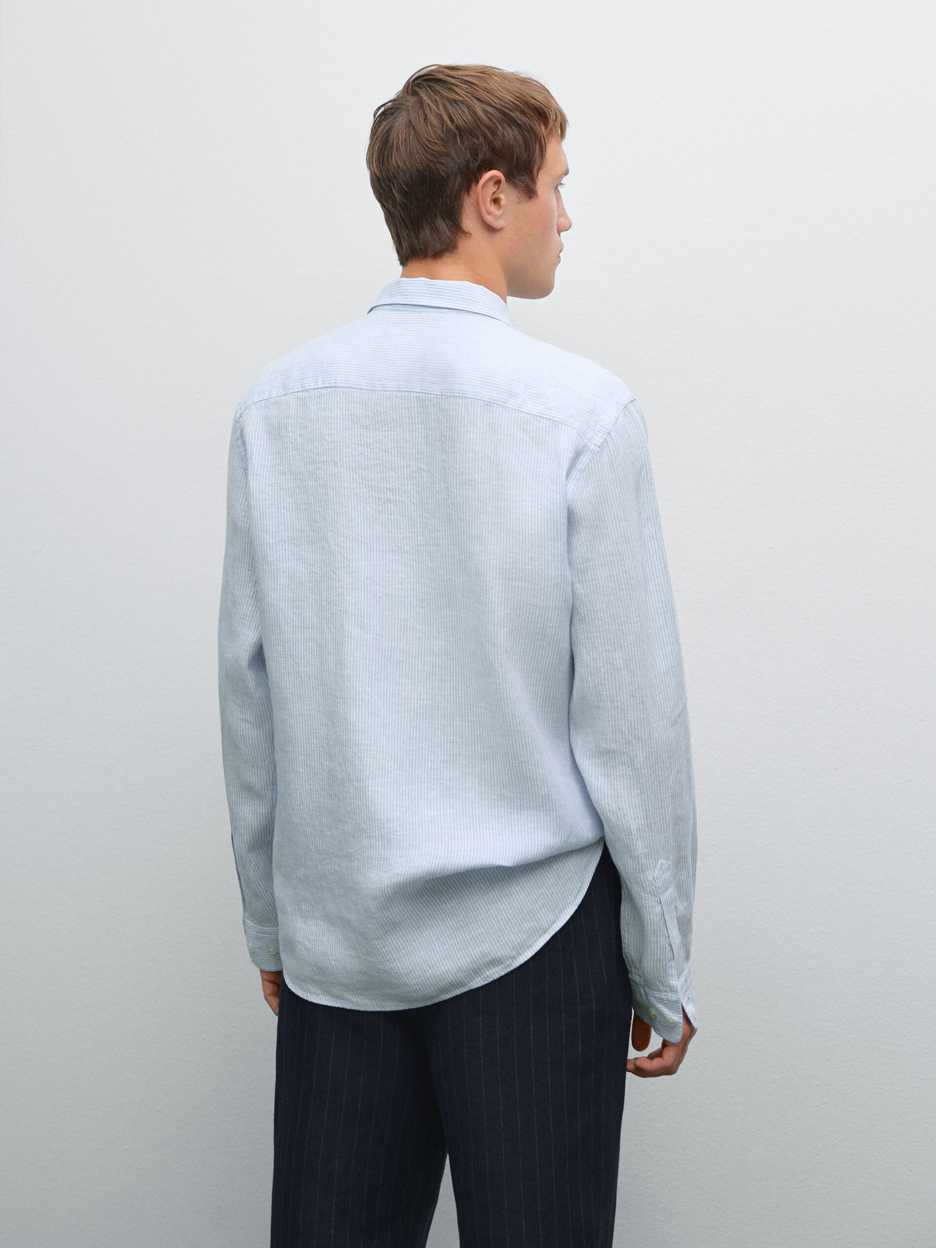 Camisa Slim Fit Às Riscas Em Linho - Celeste - L - Massimo Dutti - Homem