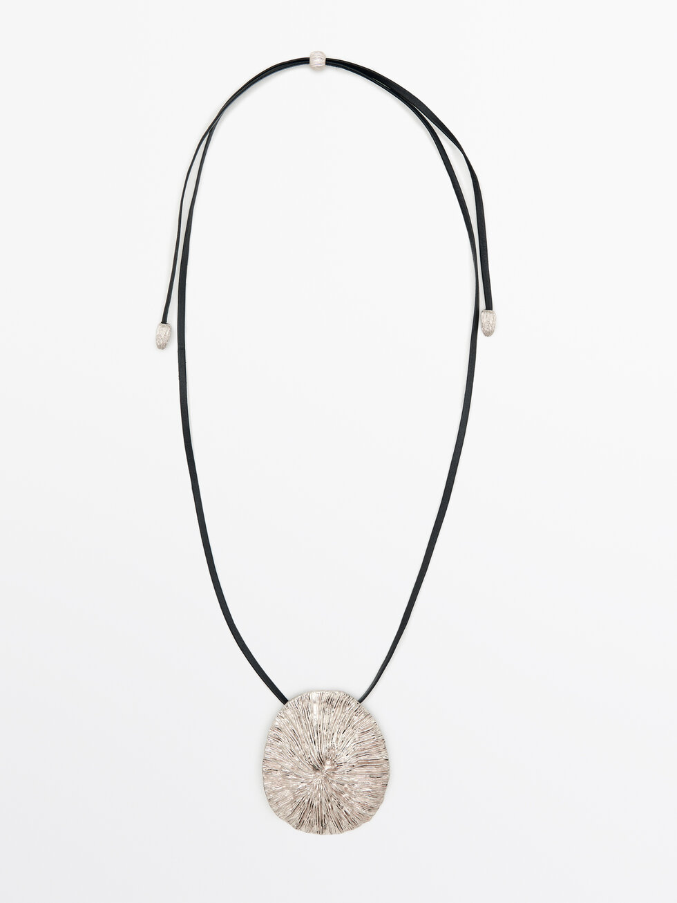 Collar cordón piel pieza textura