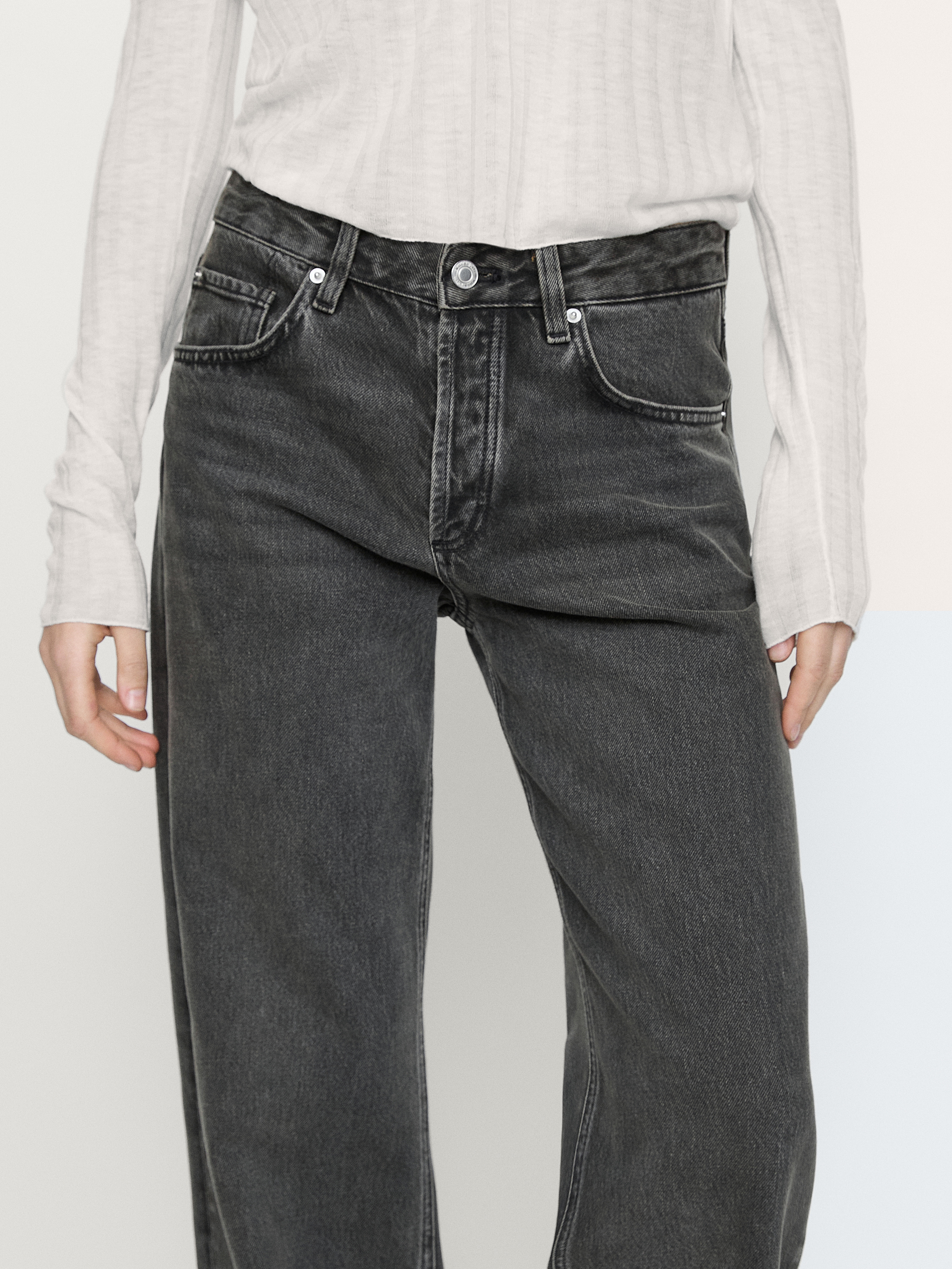 Wide fit mid-rise jeans_2