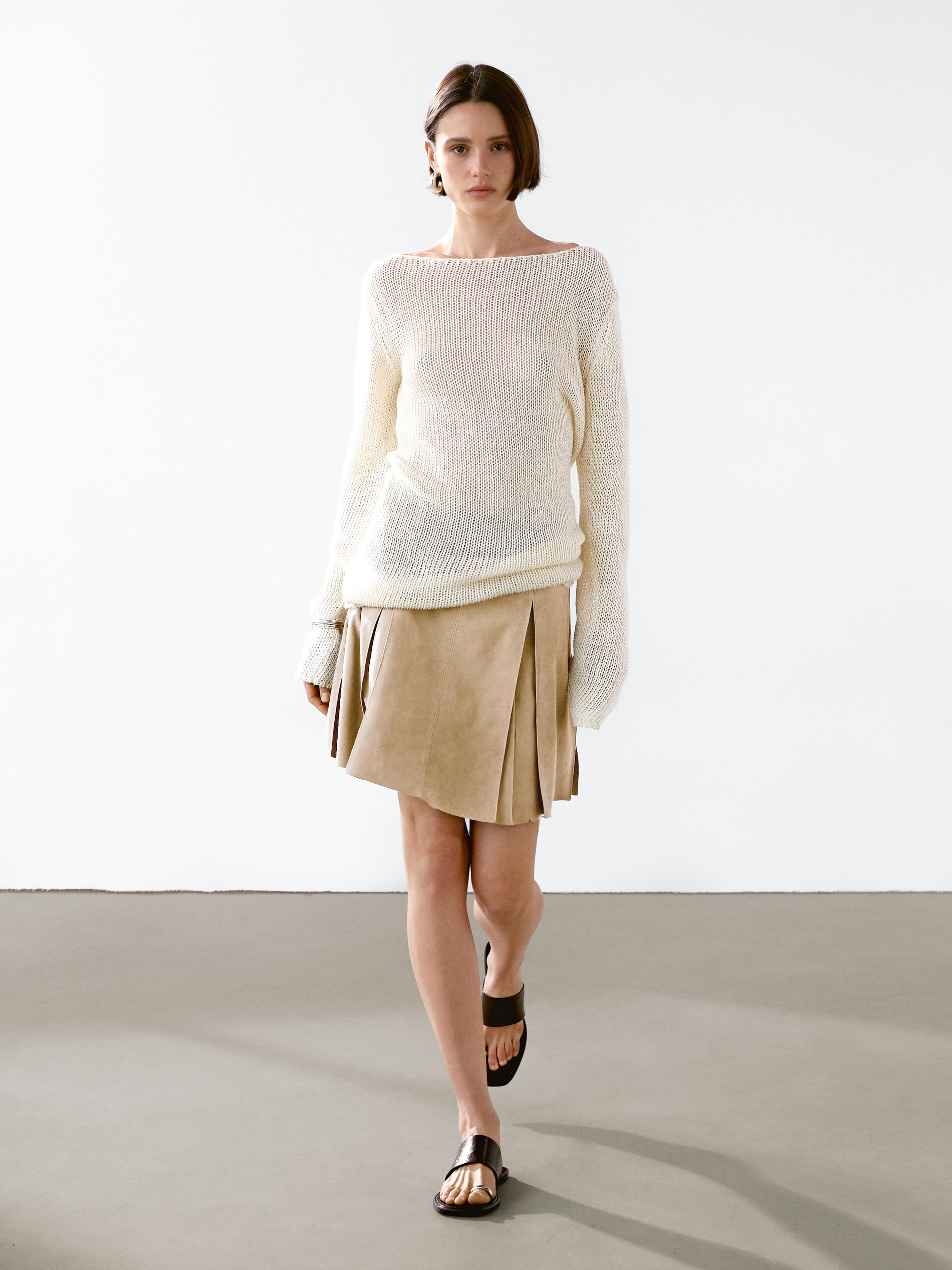 Jupe Plissée En Cuir Finition Daim - Pierre - Xs - Massimo Dutti - Femme
