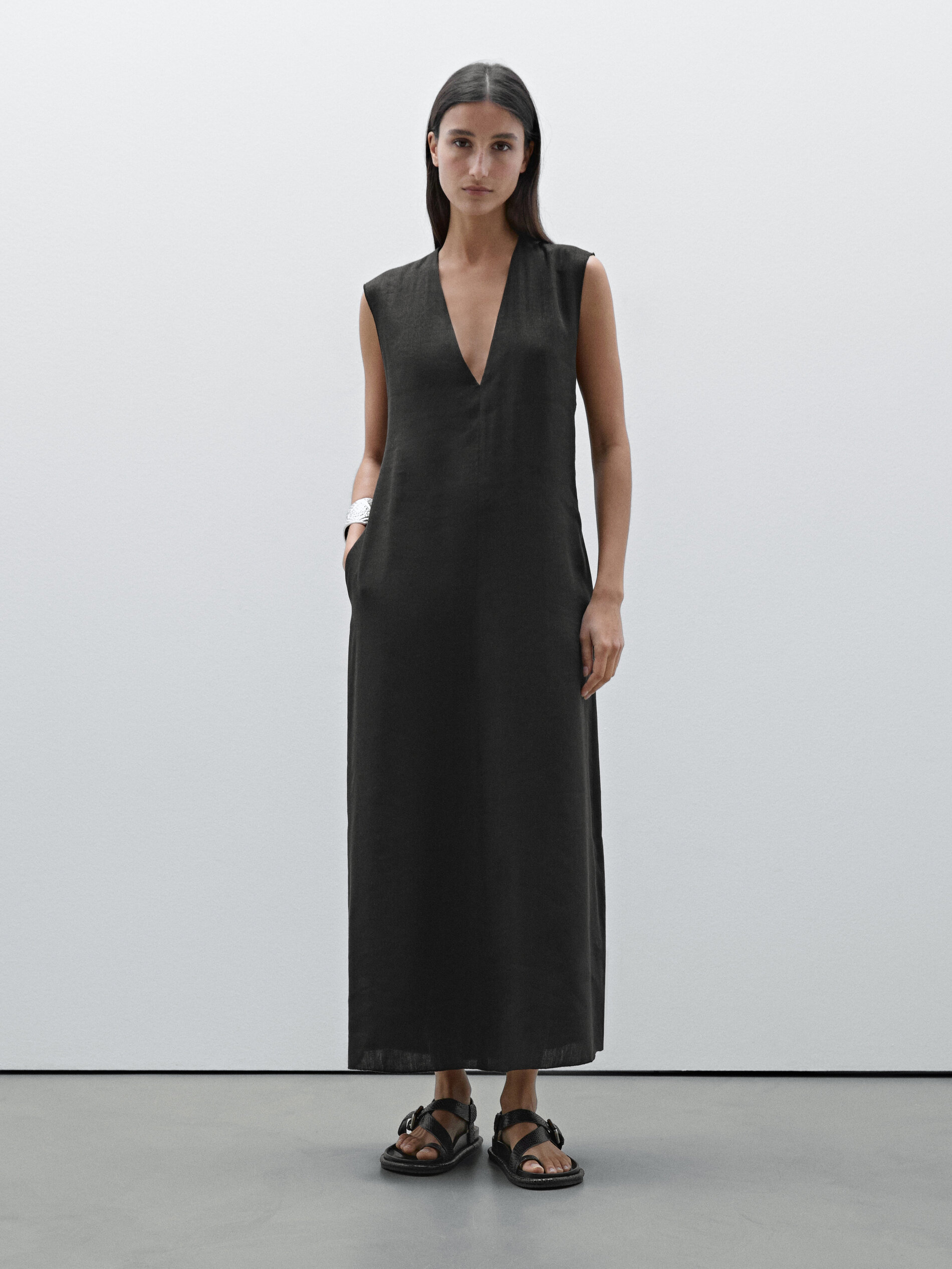 Robe Midi Décolleté En V - Noir - Xs - Massimo Dutti - Femme