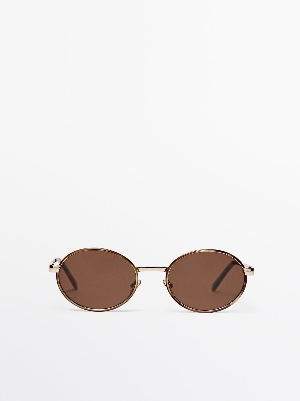 Lunettes de soleil rondes contrastantes