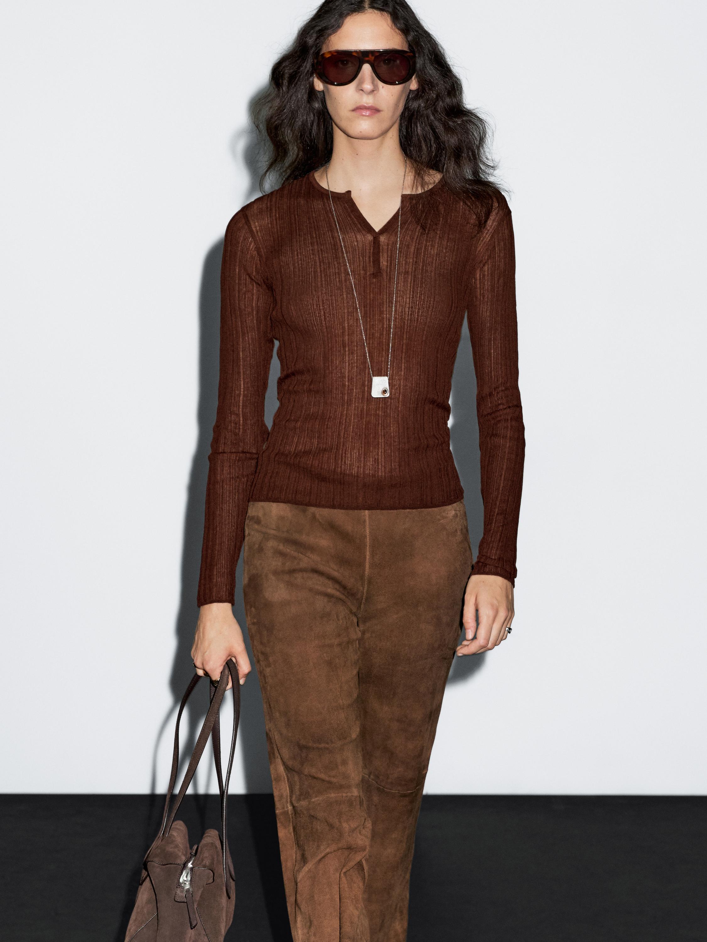 Pikkade varrukatega soonikkoes särk