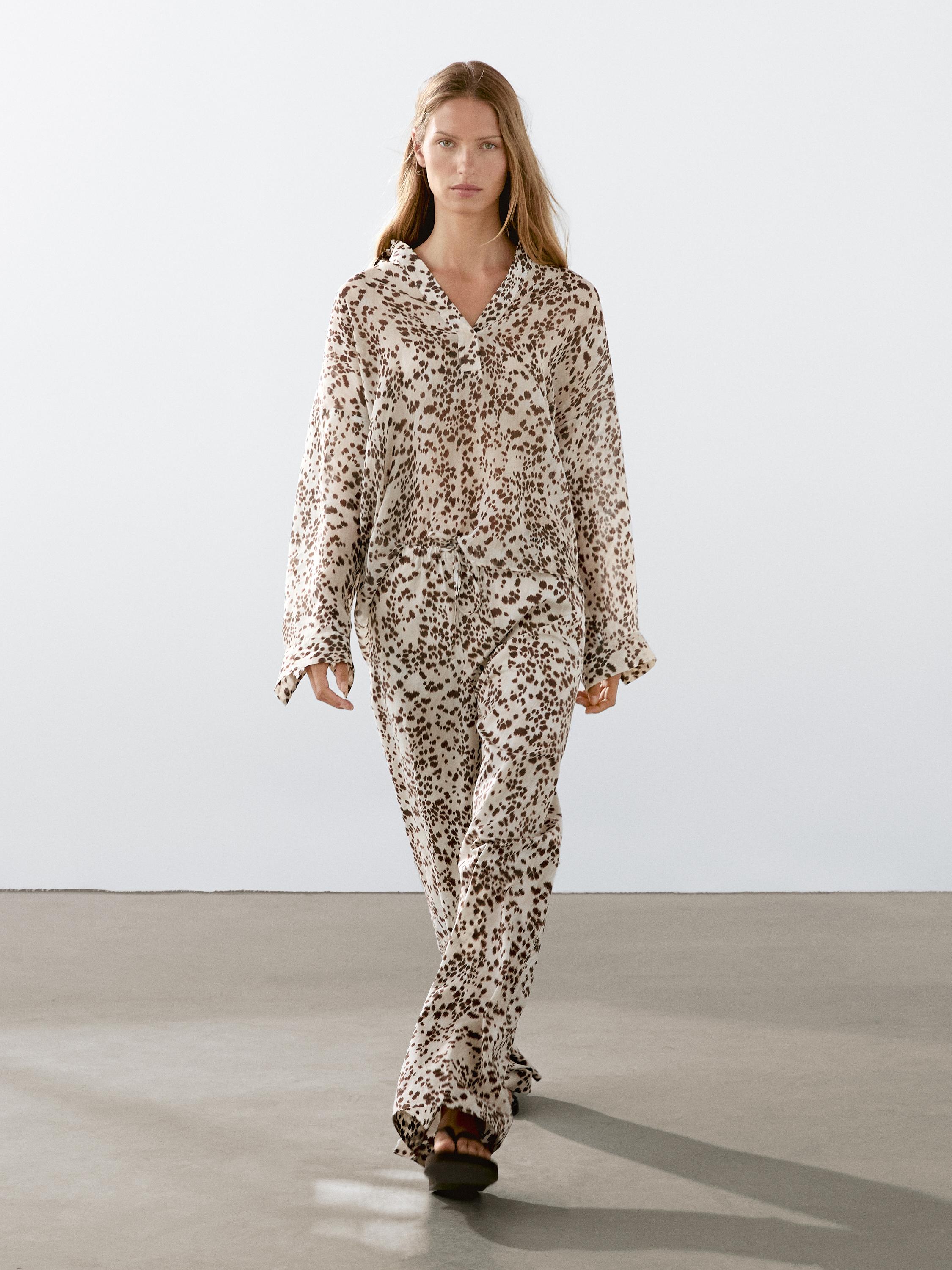 Hlače ravnog kroja sa životinjskim uzorkom