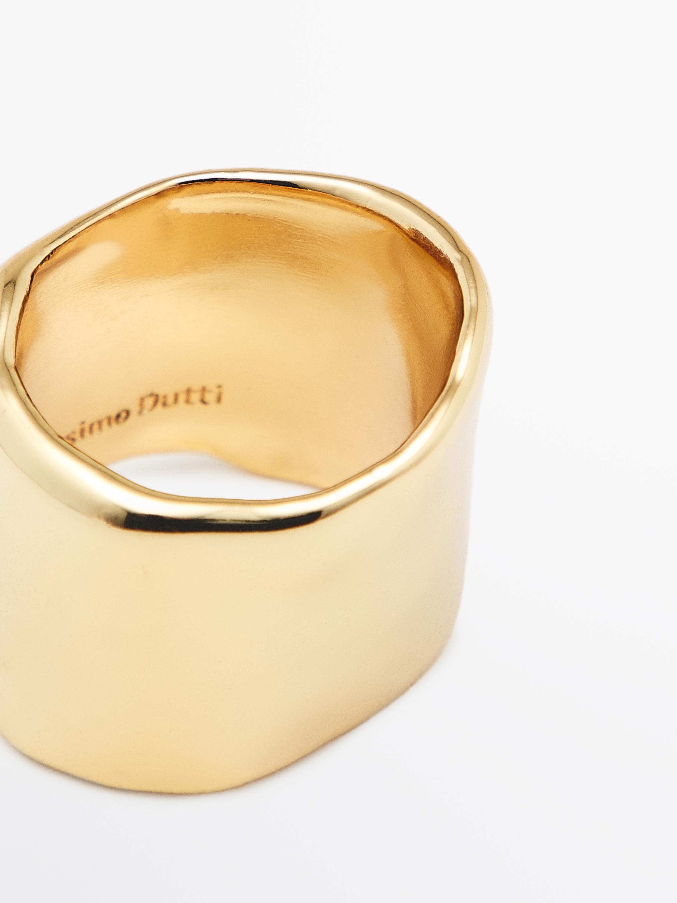 Wide ring