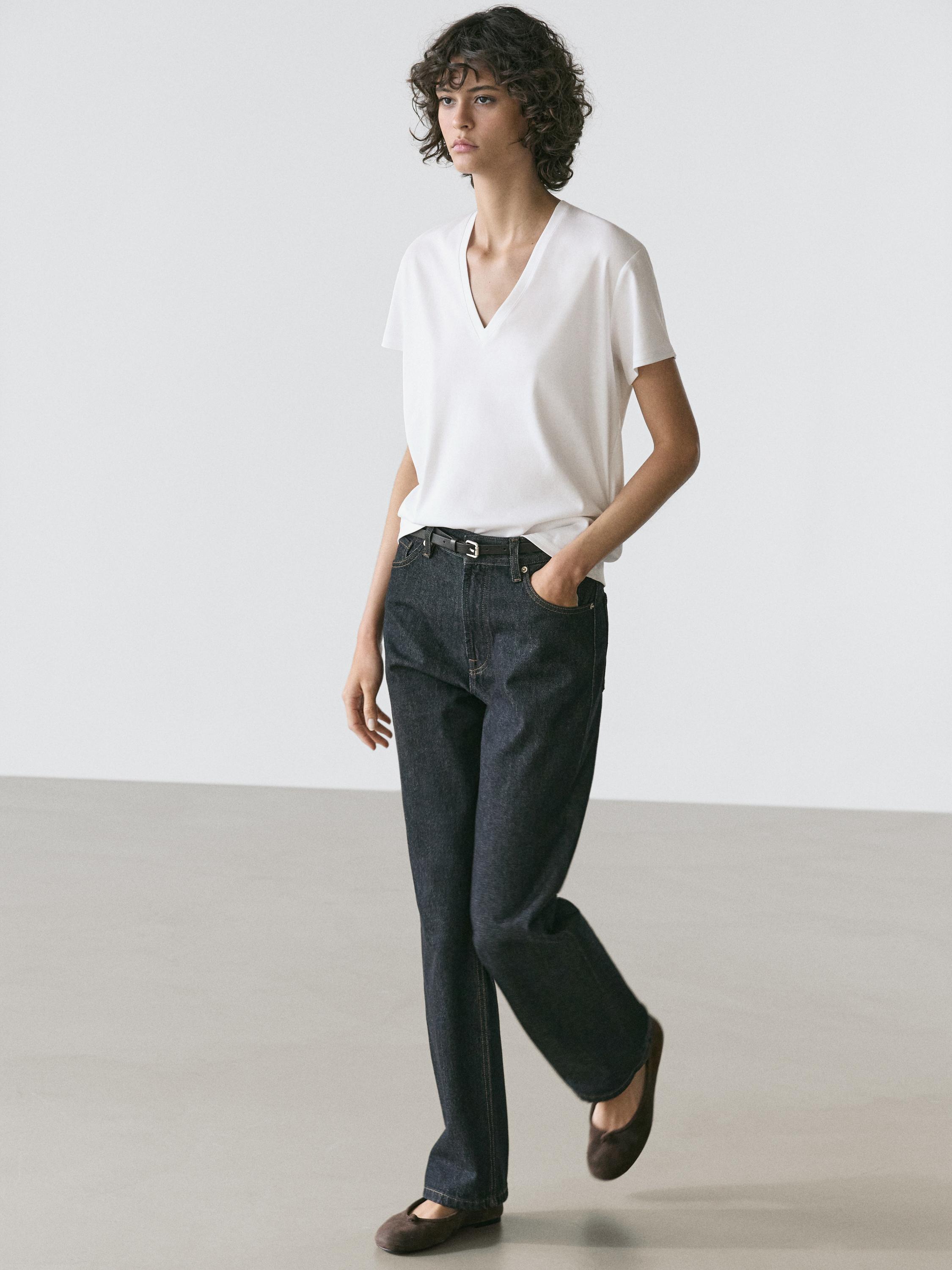 Flowing V-neck T-shirt — WHITE