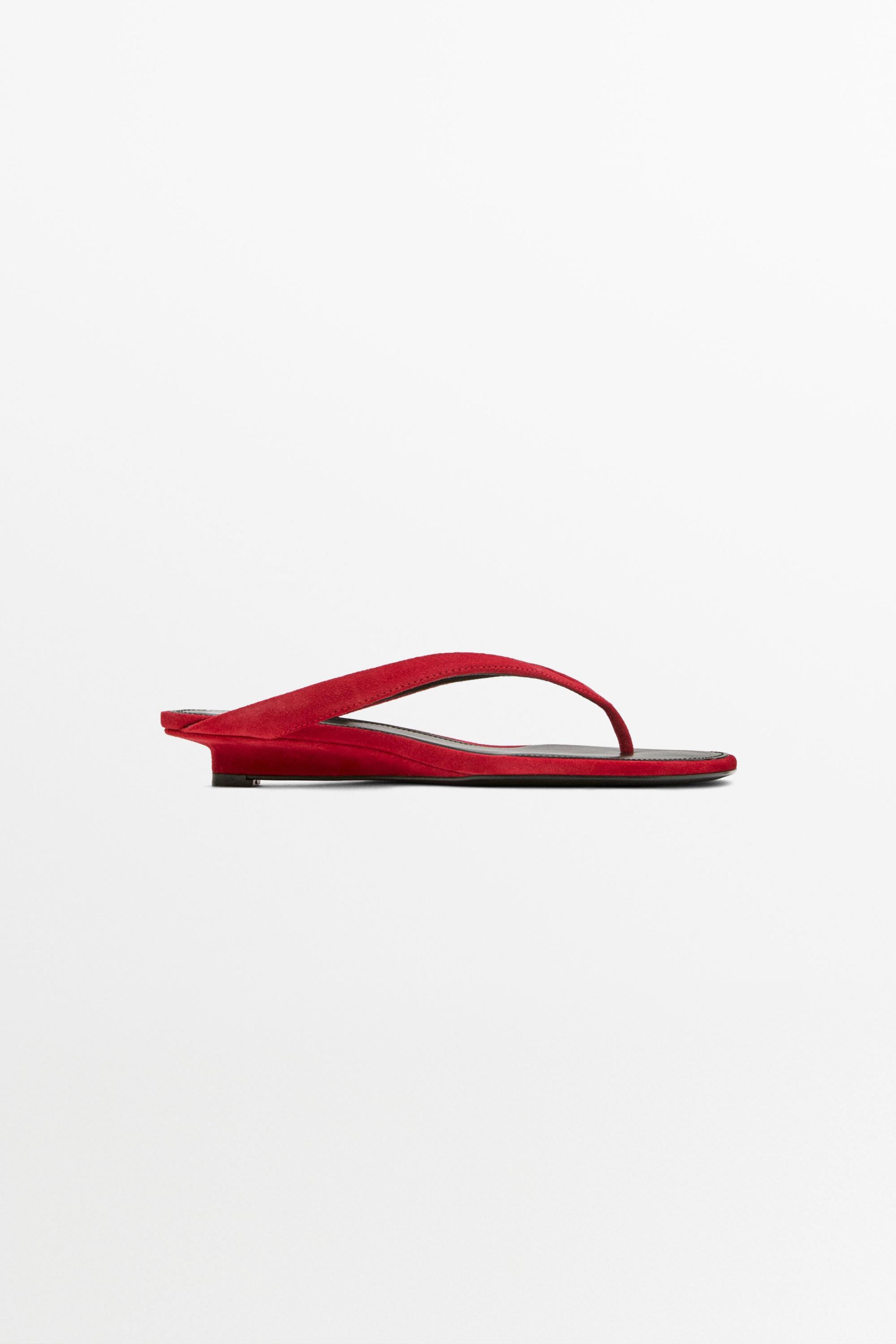 Mid-heel sandals with toe divider — RED