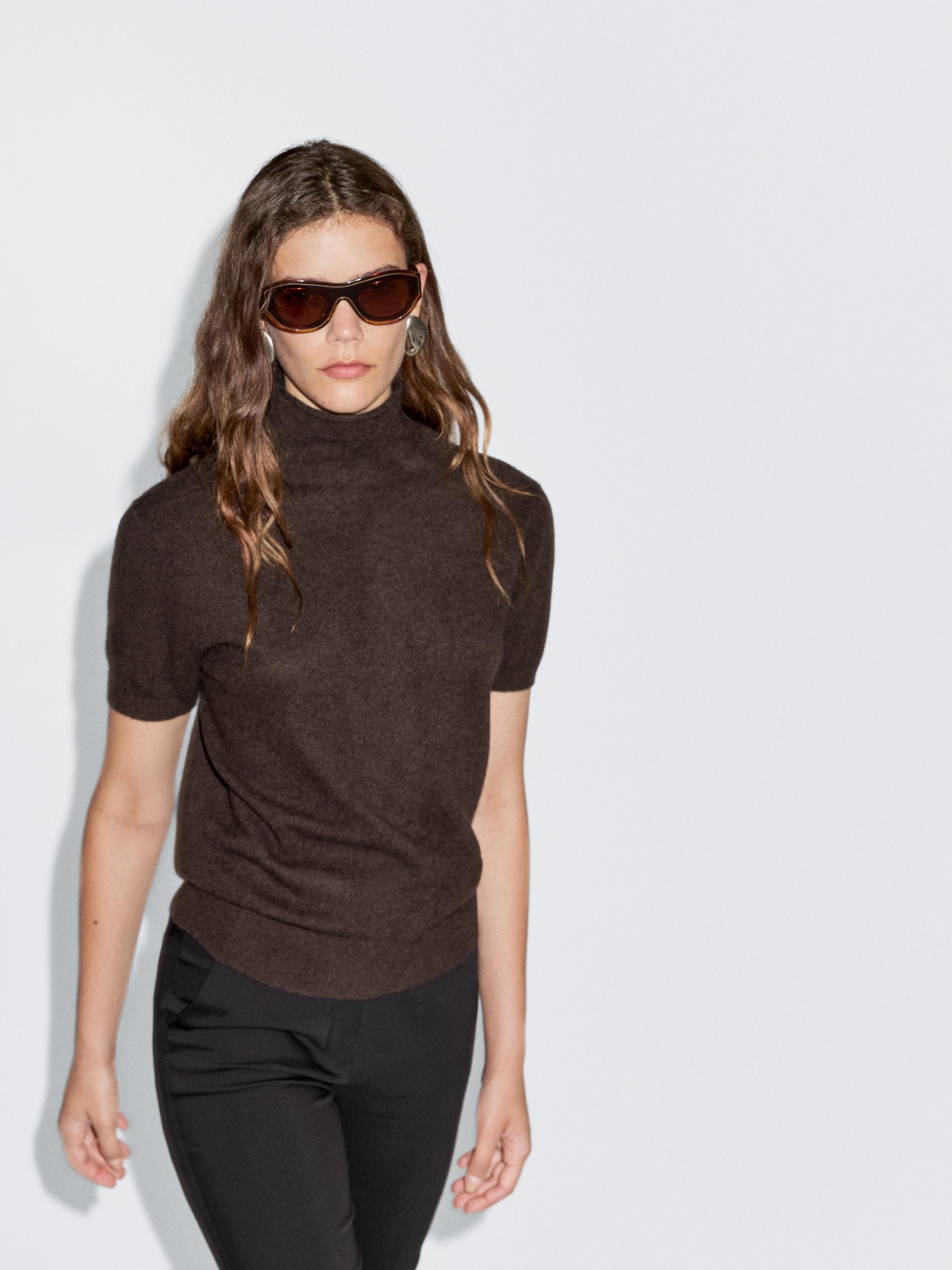 Pletený sveter z vlnenej zmesi s krátkym rukávom