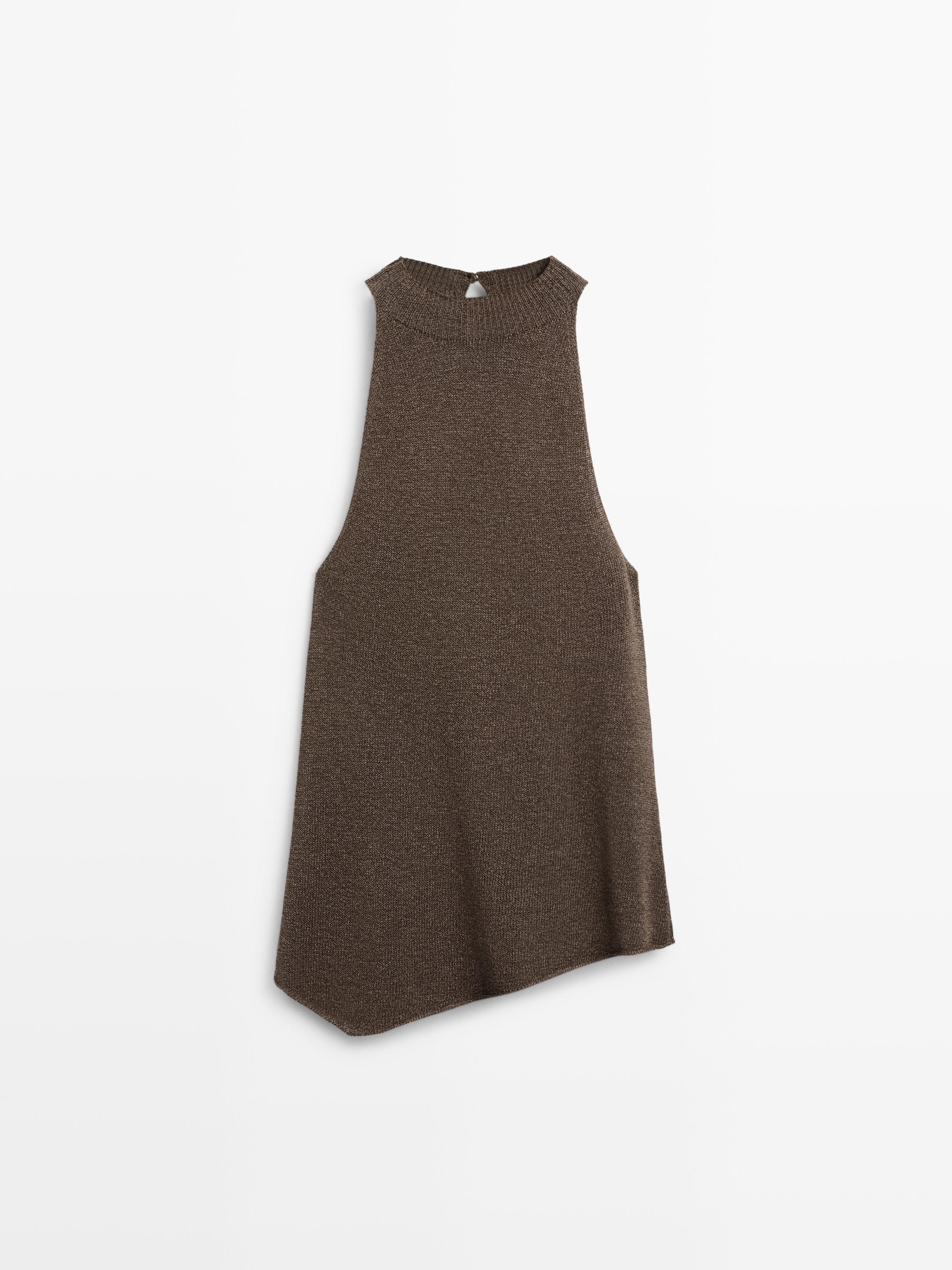 Asymmetric knit halter top total look