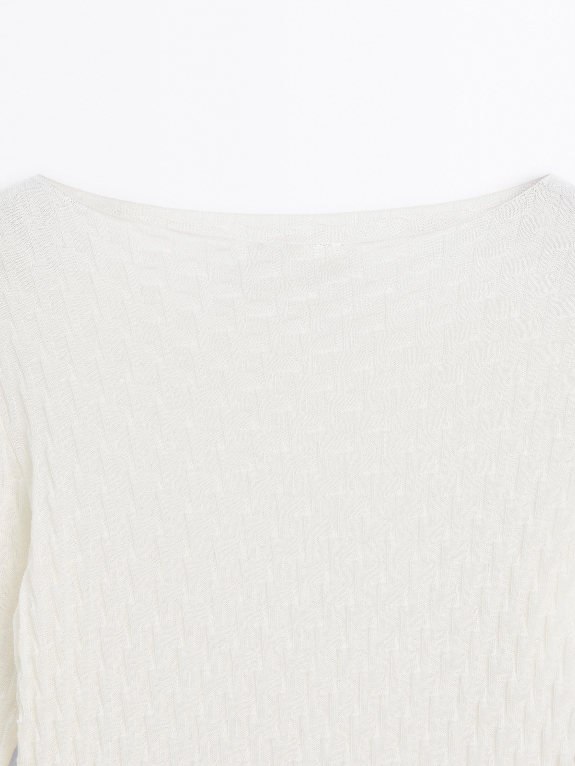 Long sleeve textured 100% cotton top