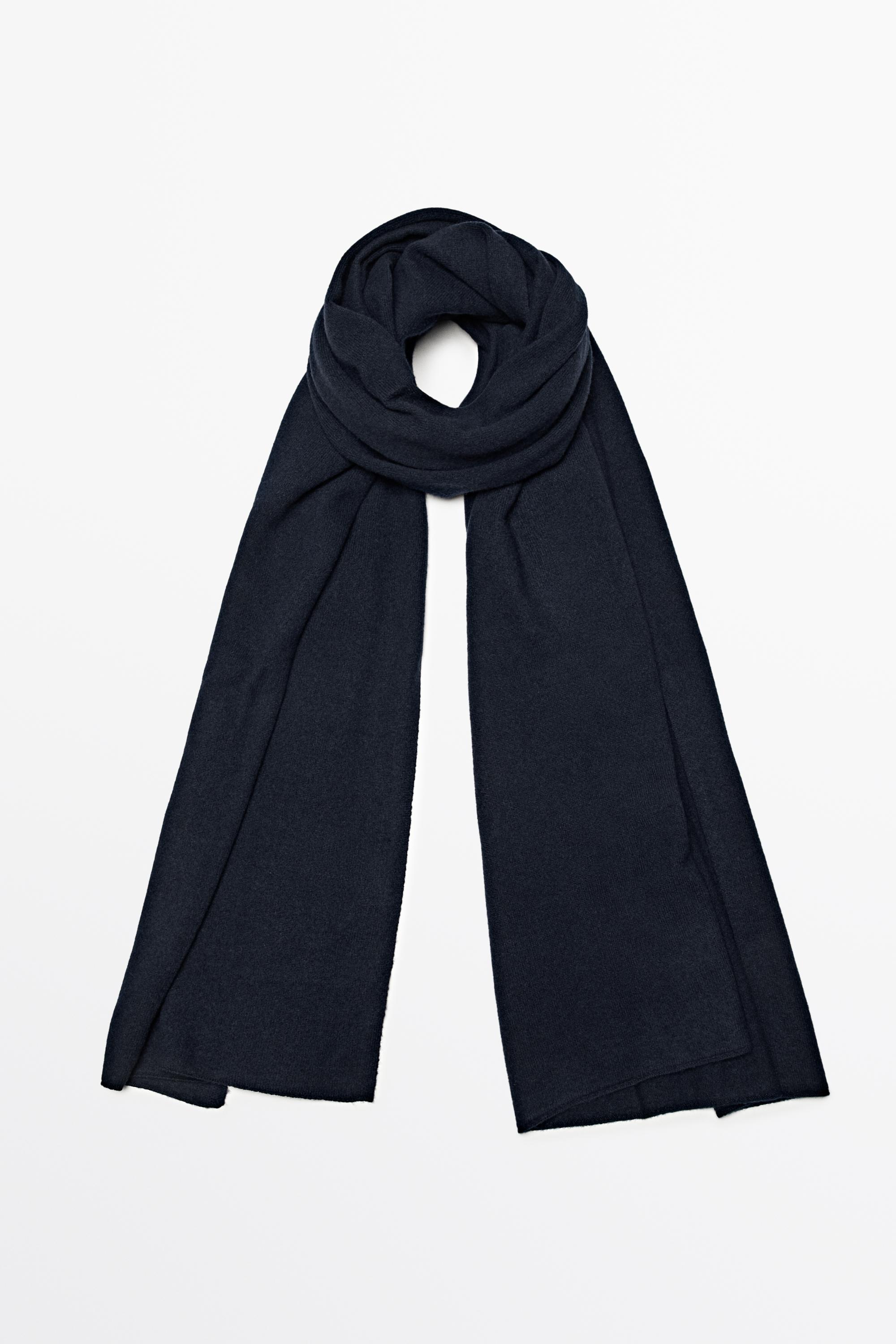 Wool-cashmere blend smooth fine knit scarf