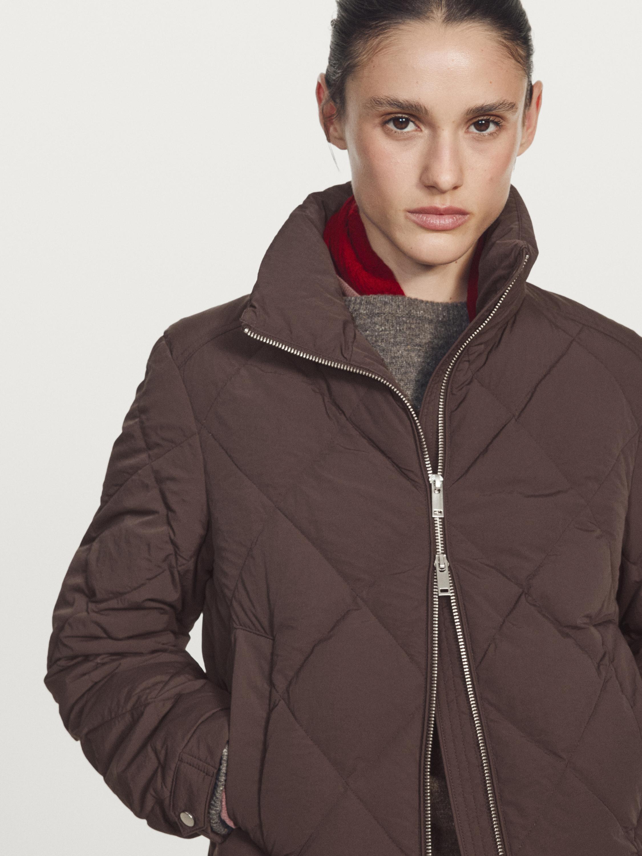 Short water-repellent quilted bomber jacket