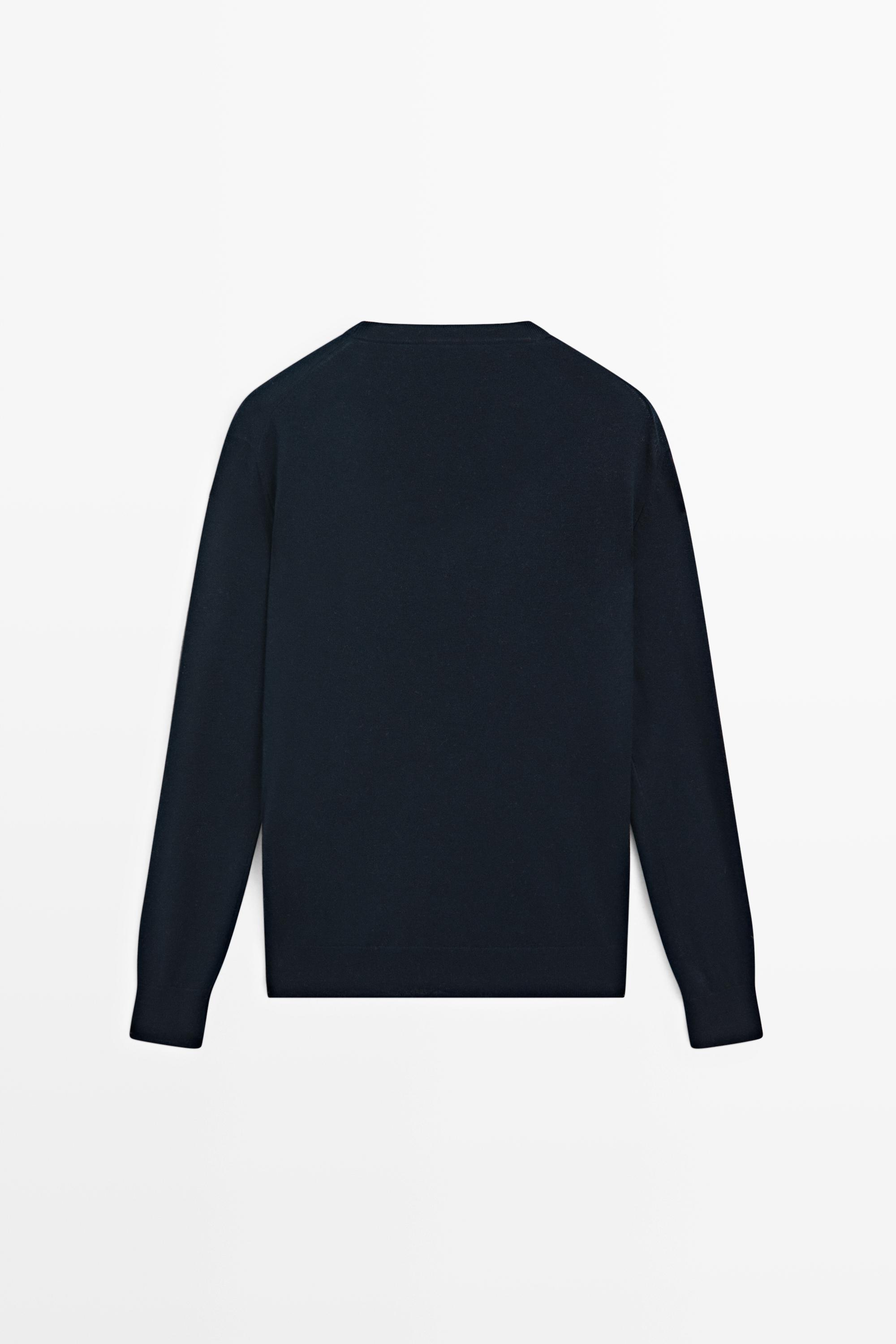 V-neck knit sweater — NAVY BLUE