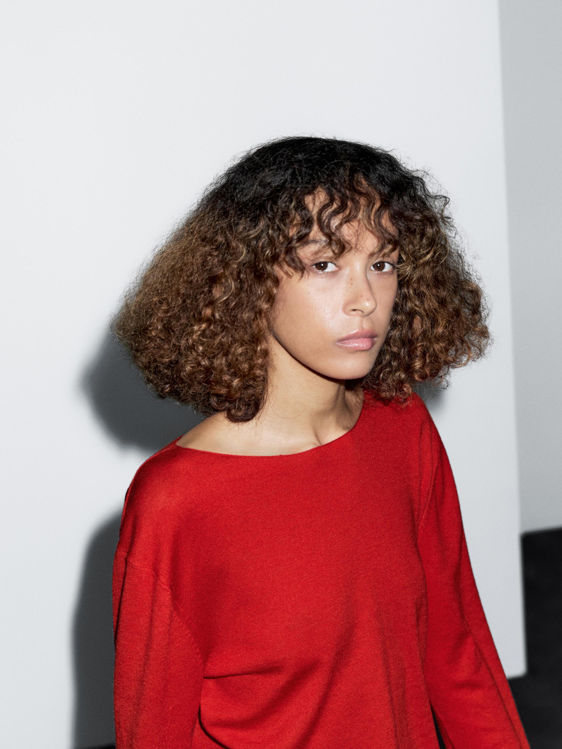 Svetr z vlněné směsi s lodičkovým výstřihem