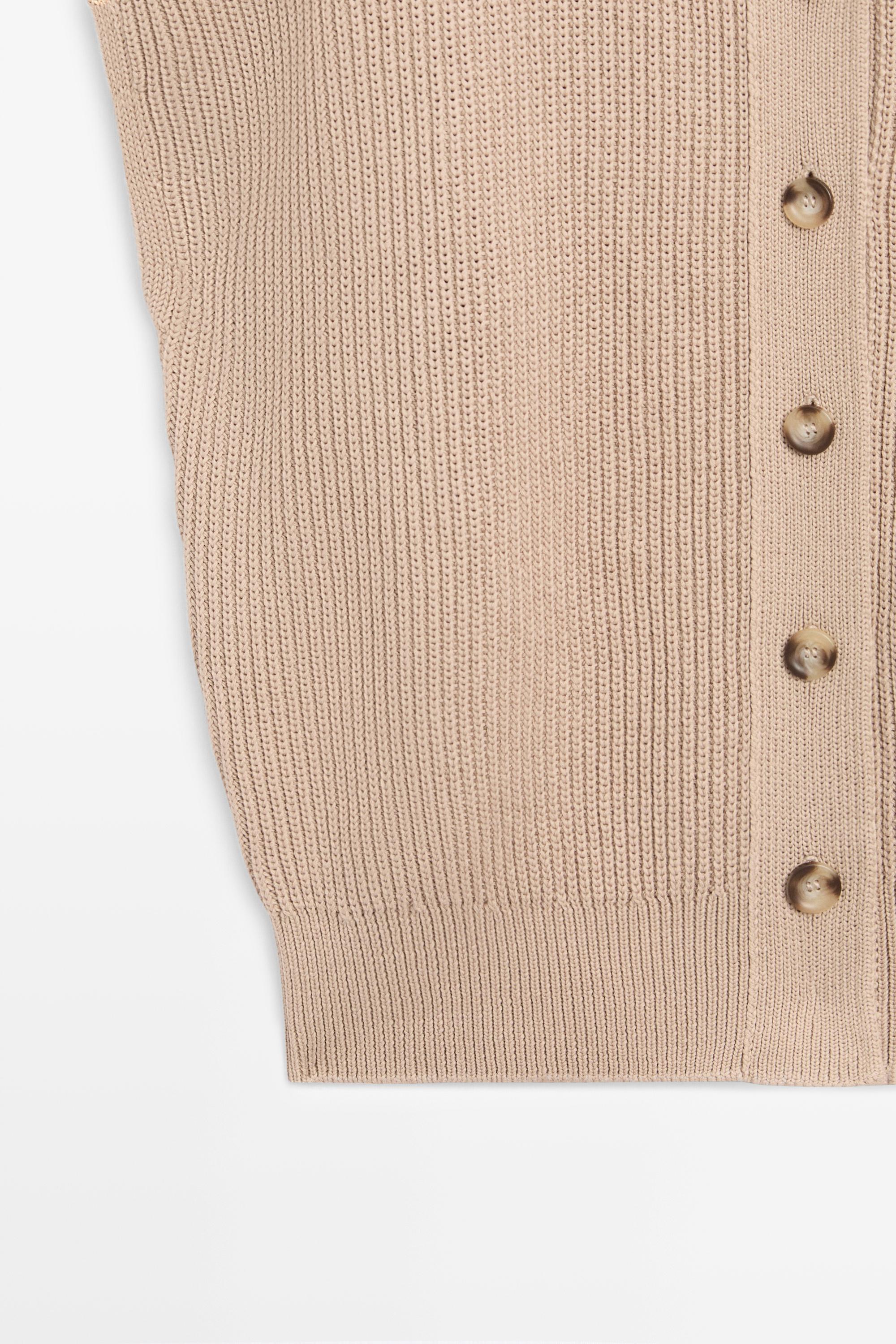 100% cotton button-detail knit vest — CAMEL
