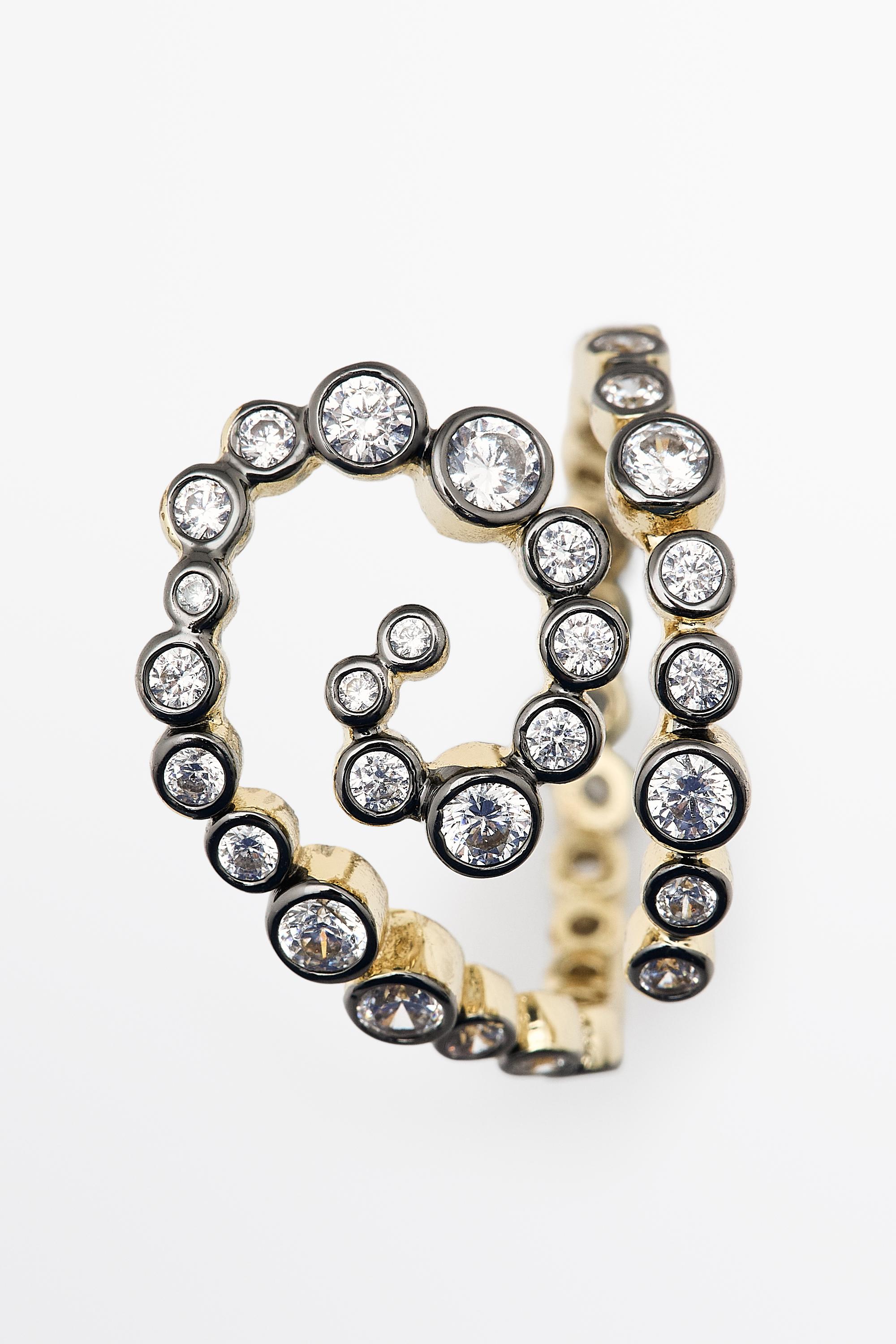 Spiral rhinestone ring — GOLDEN