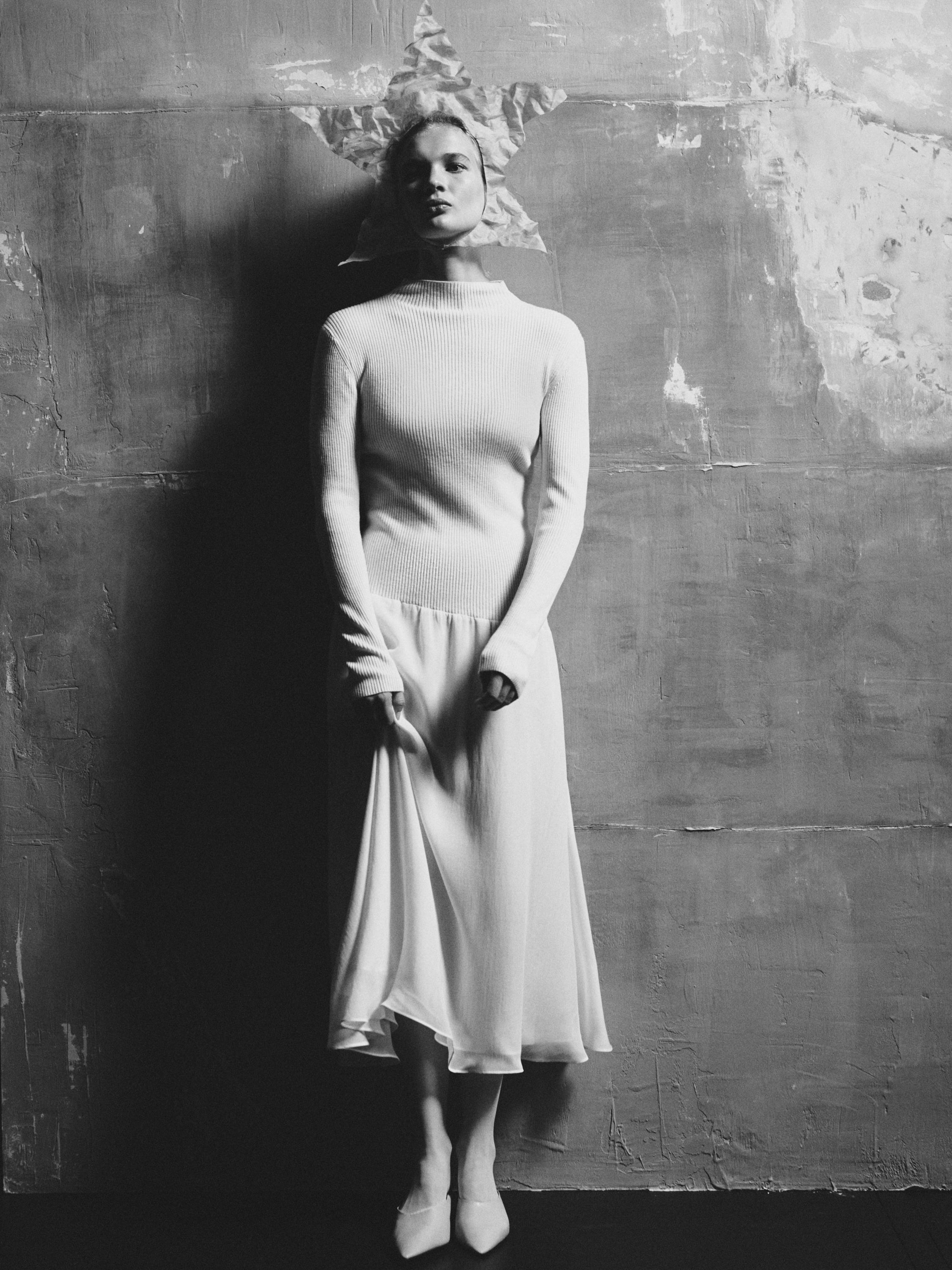 Knit dress with matching detail