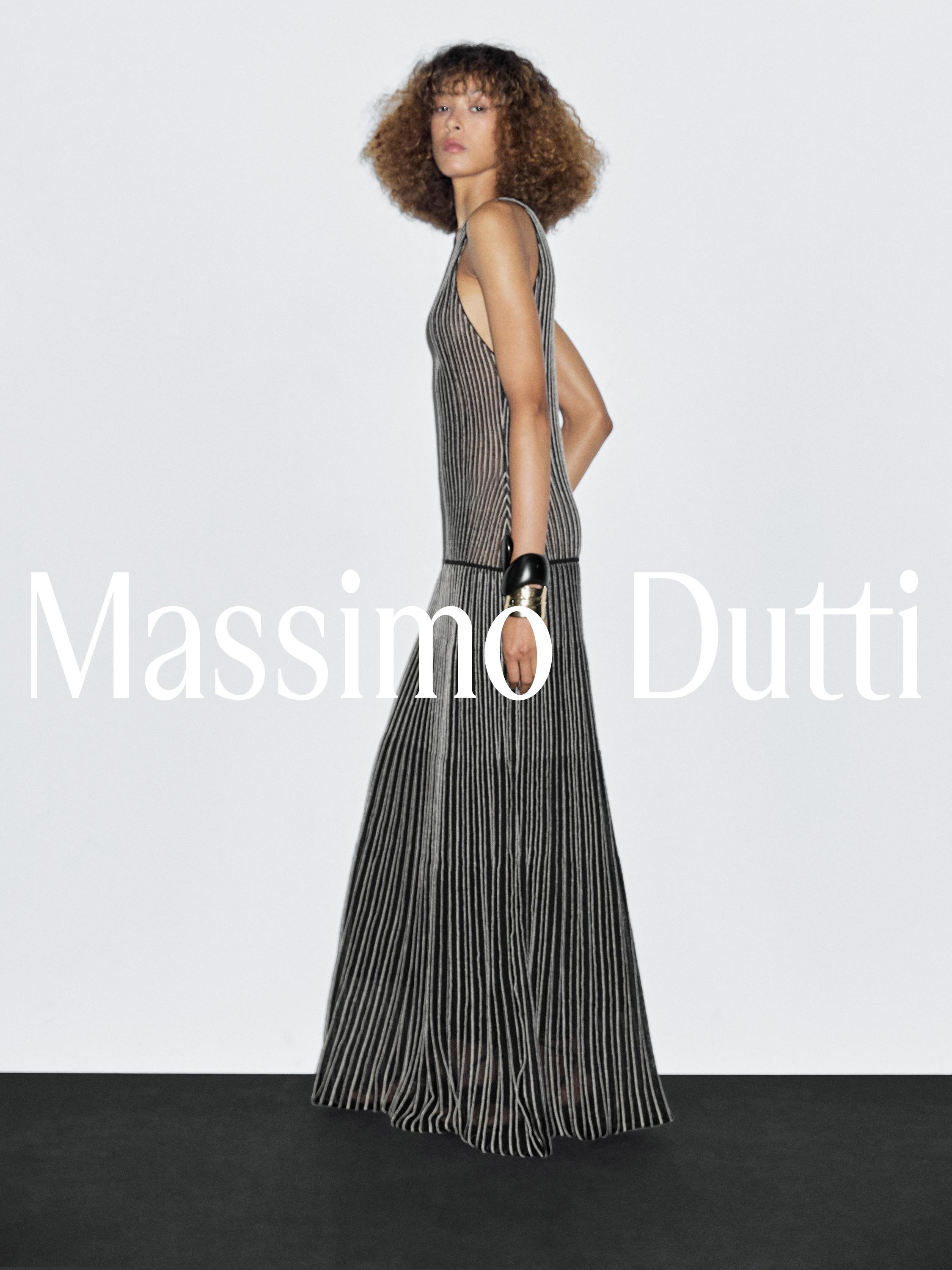 Long pleated knit dress