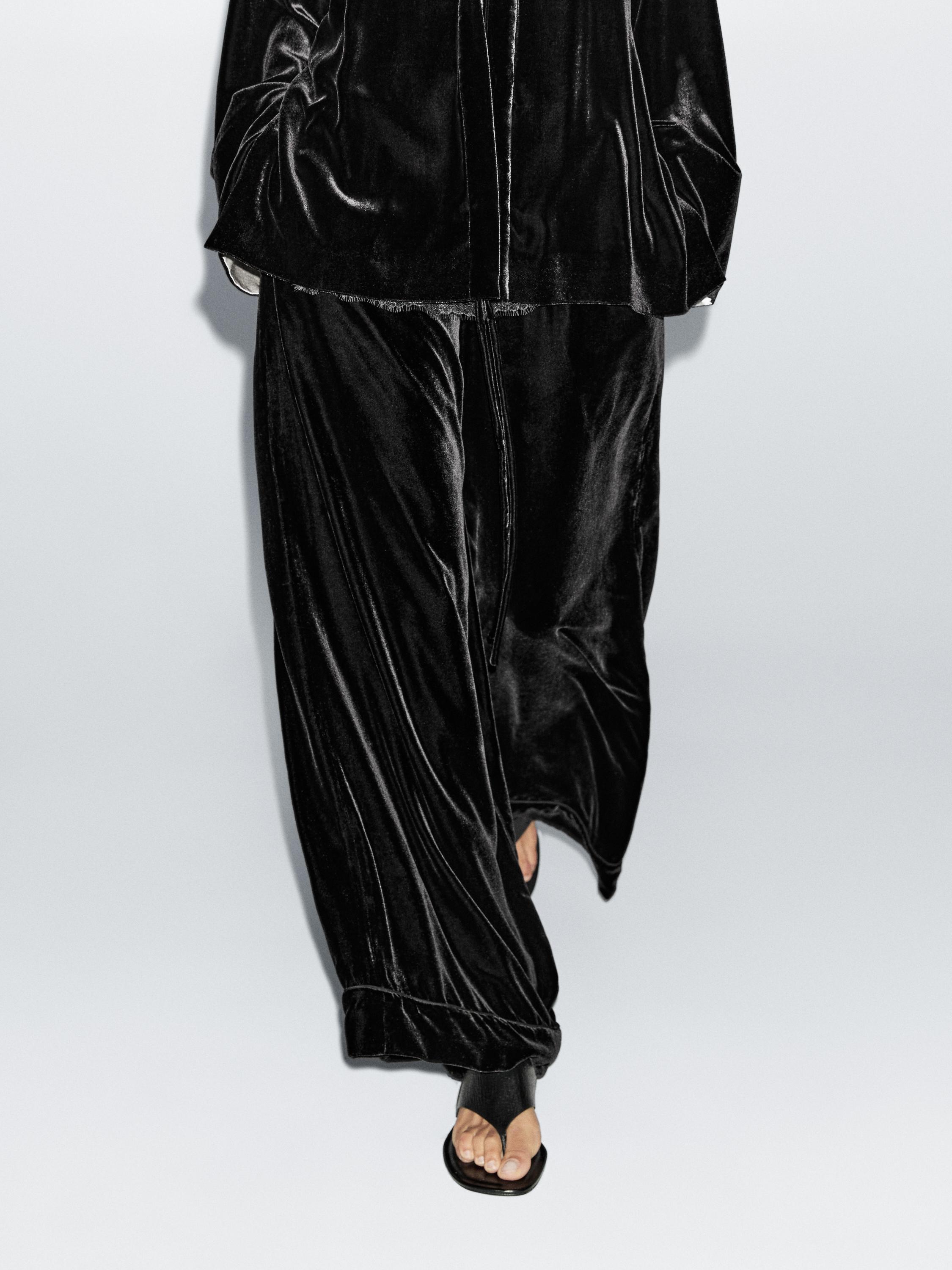 Wide-leg velvet trousers