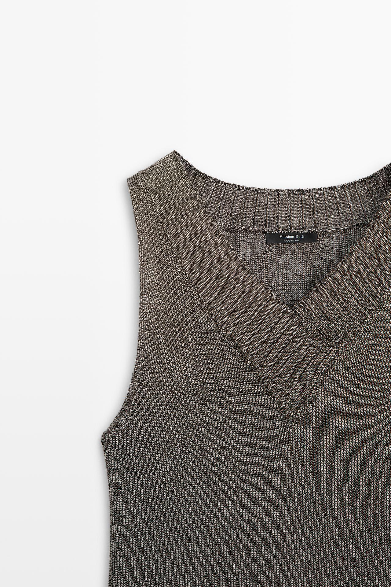 Metallic knit V-neck vest — SILVER