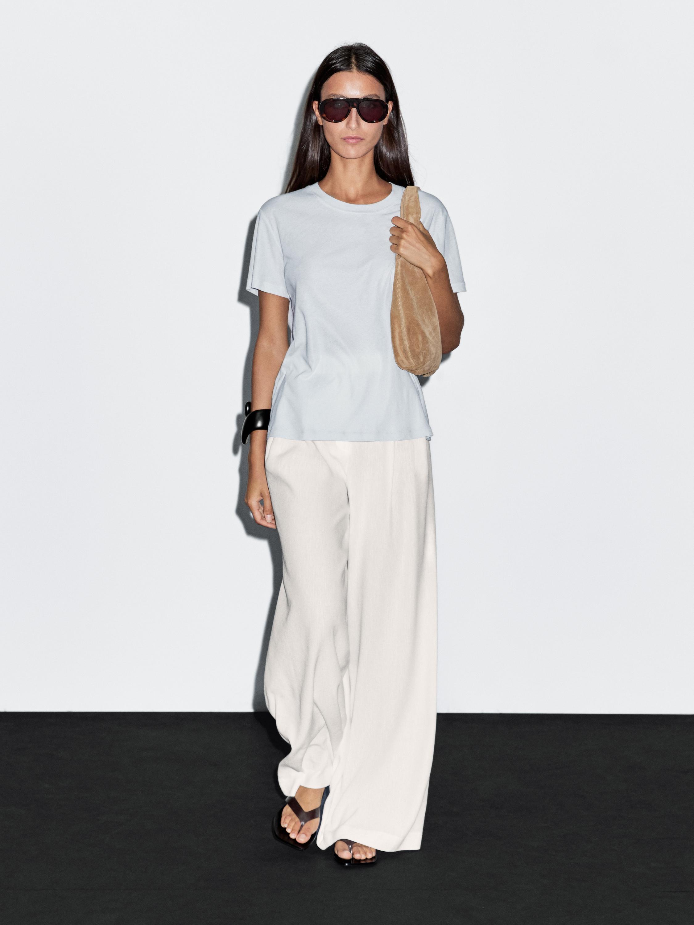 T-shirt with seam detail on the sleeve