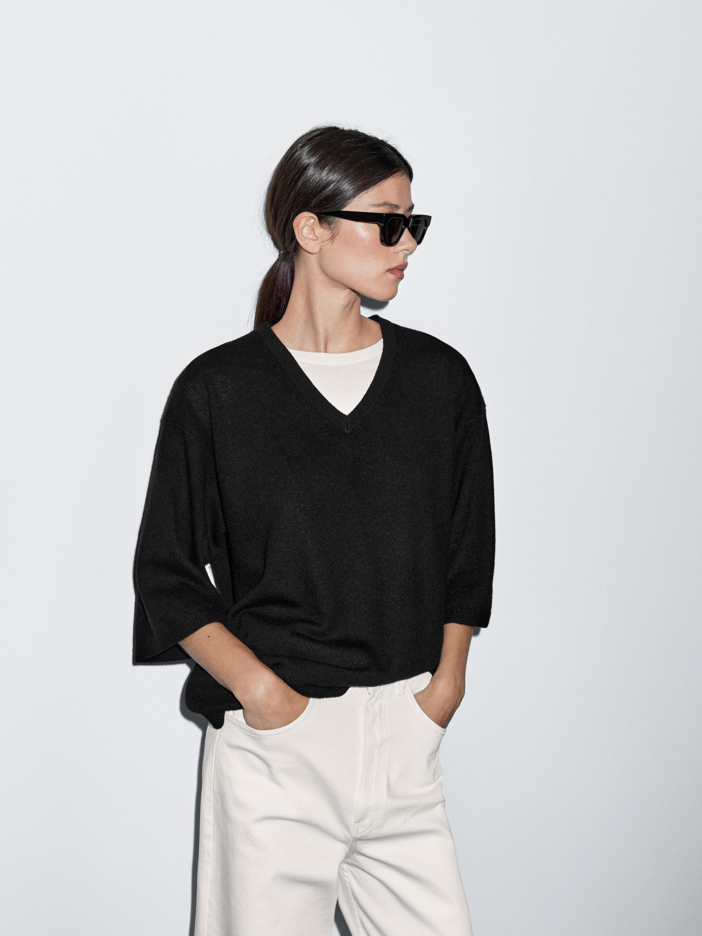 Wool blend knit V-neck sweater