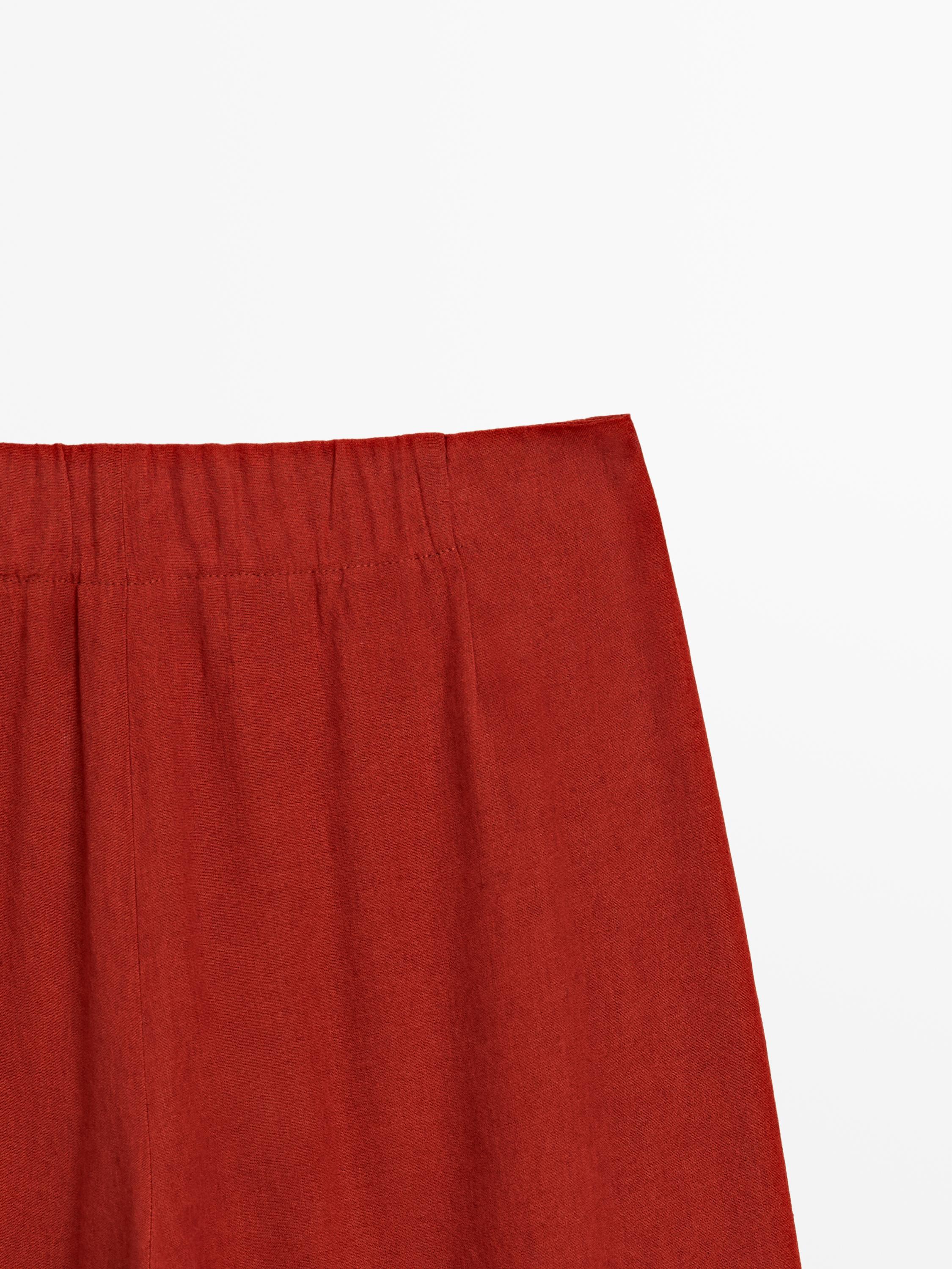 Straight-leg trousers with double dart detail