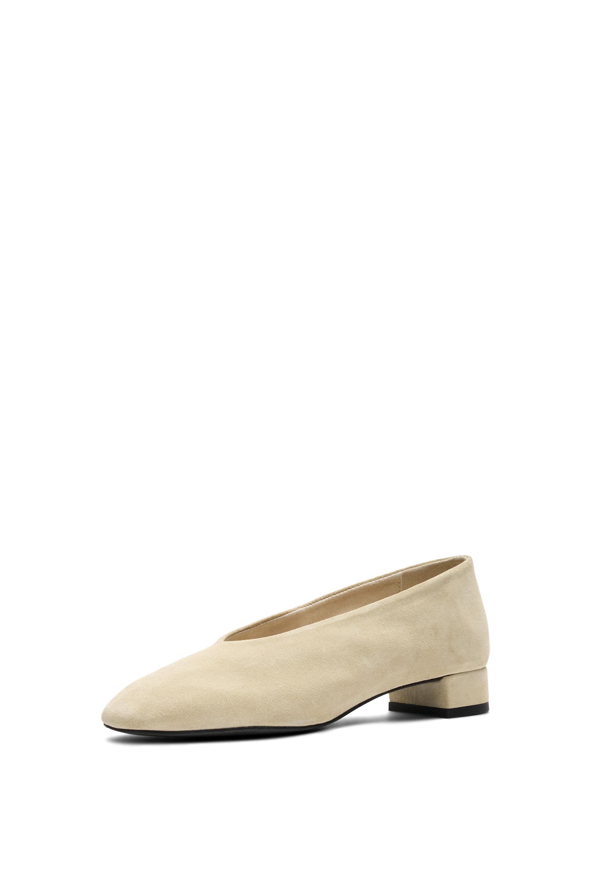 Split suede leather heel shoe — CREAM