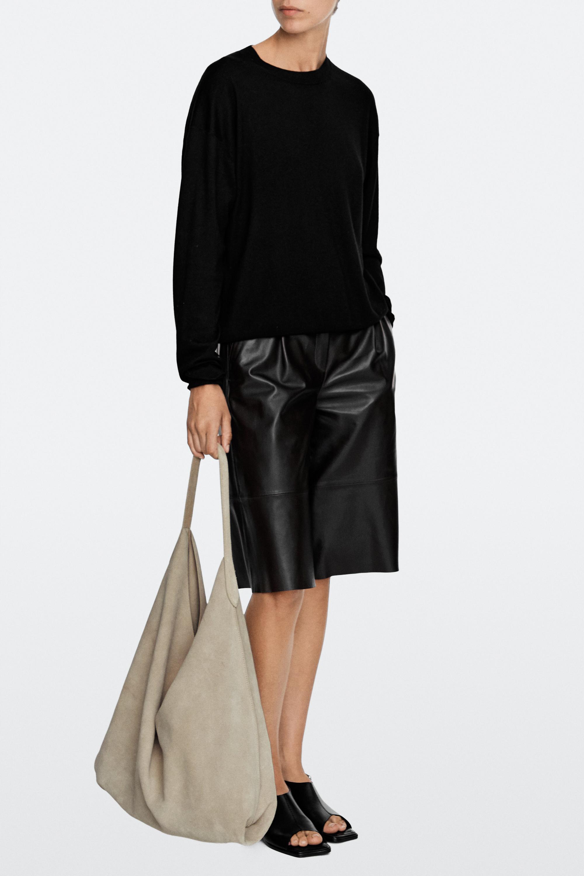 Maxi split suede leather shoulder bag — Ecru