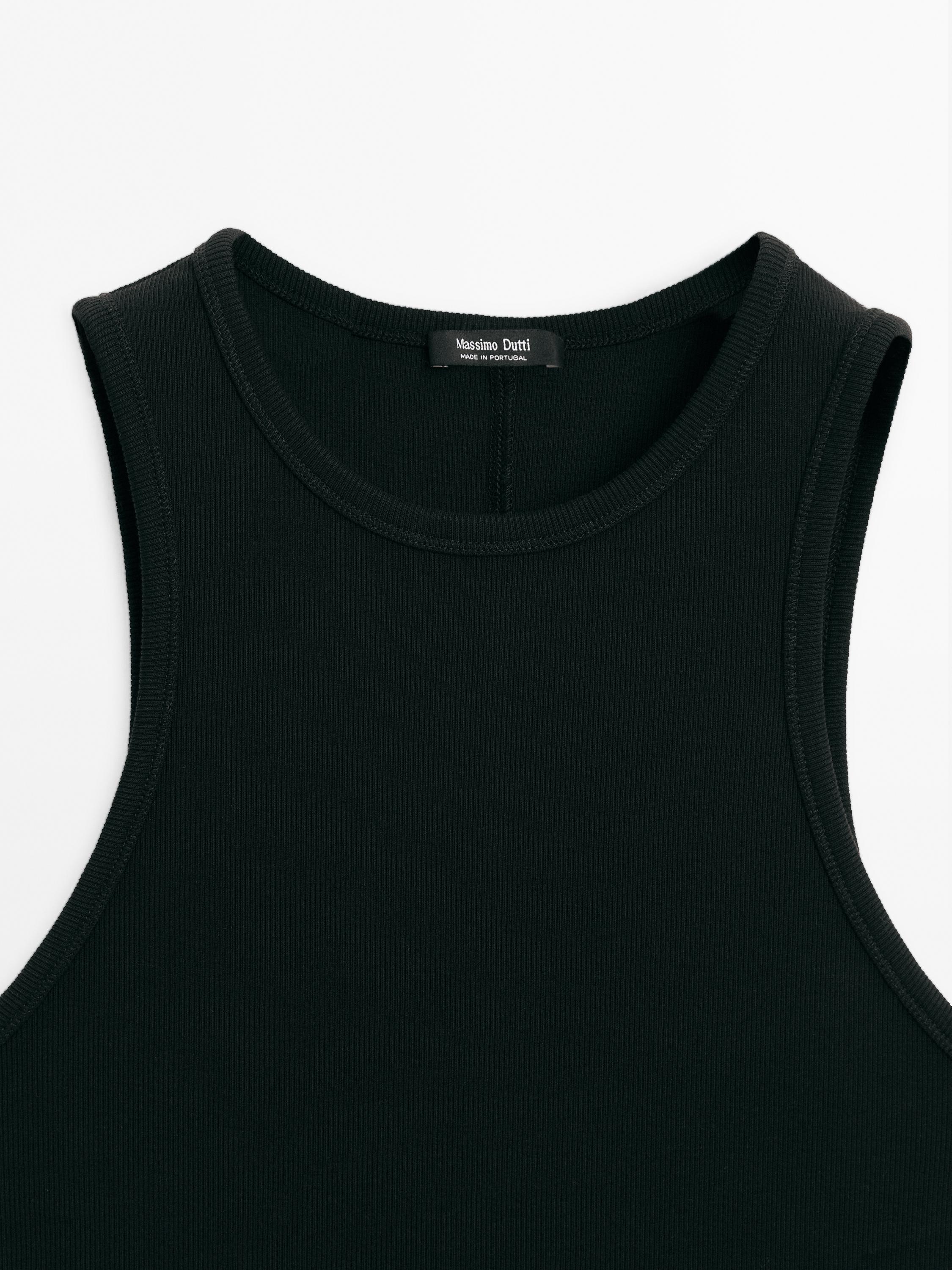 Ribbed halter top