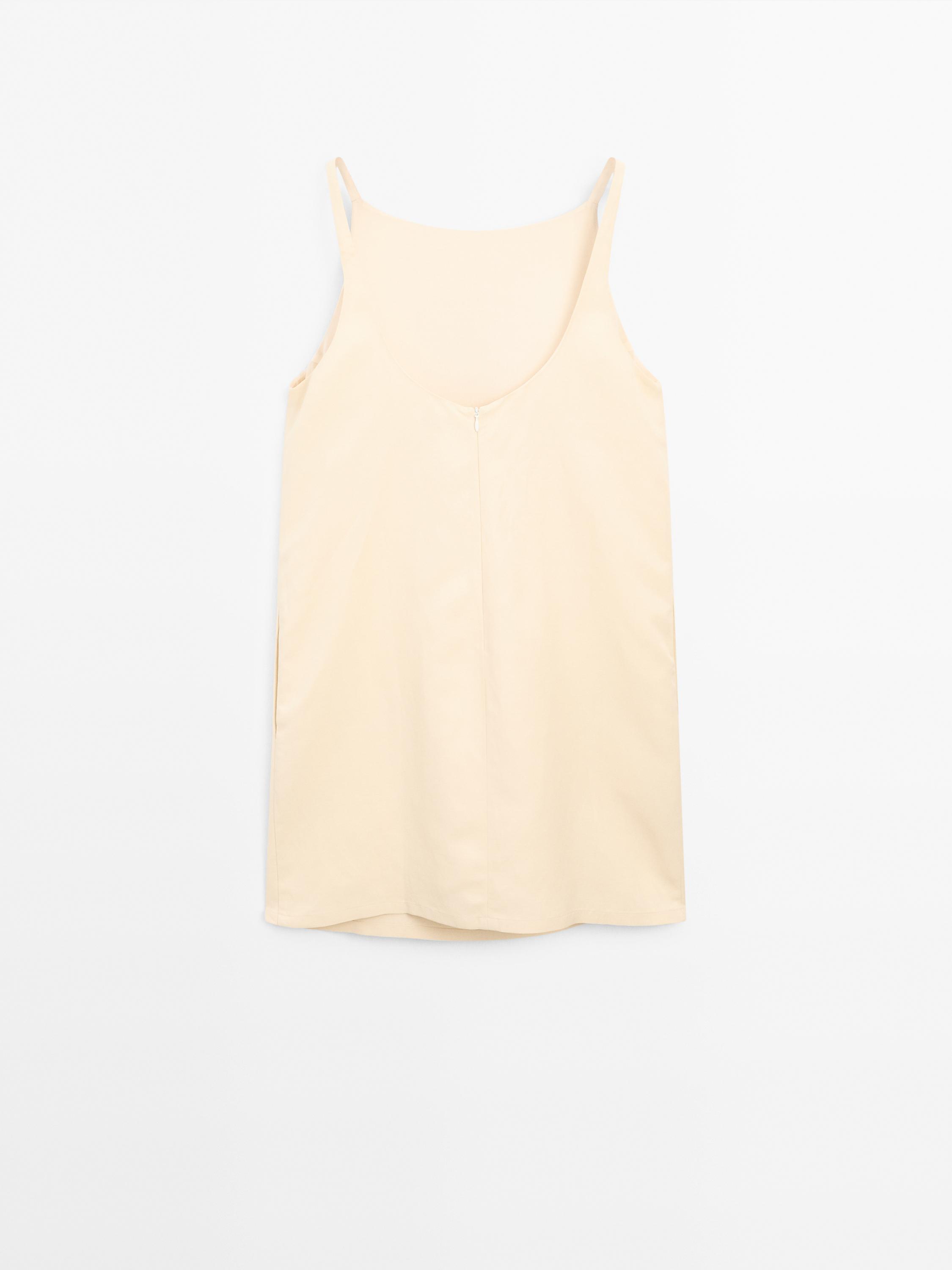 Short dress with back detail