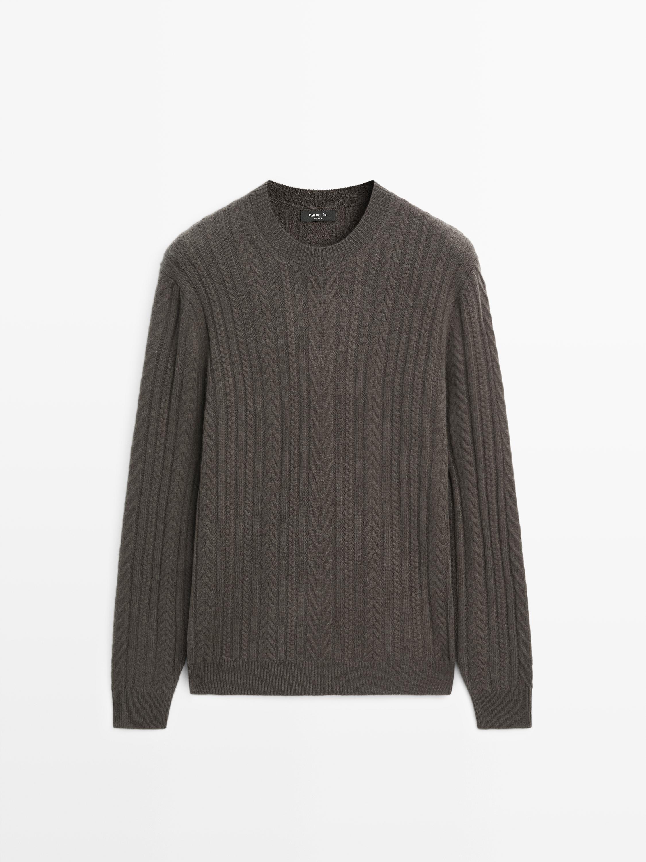Knit sweater with textured detail