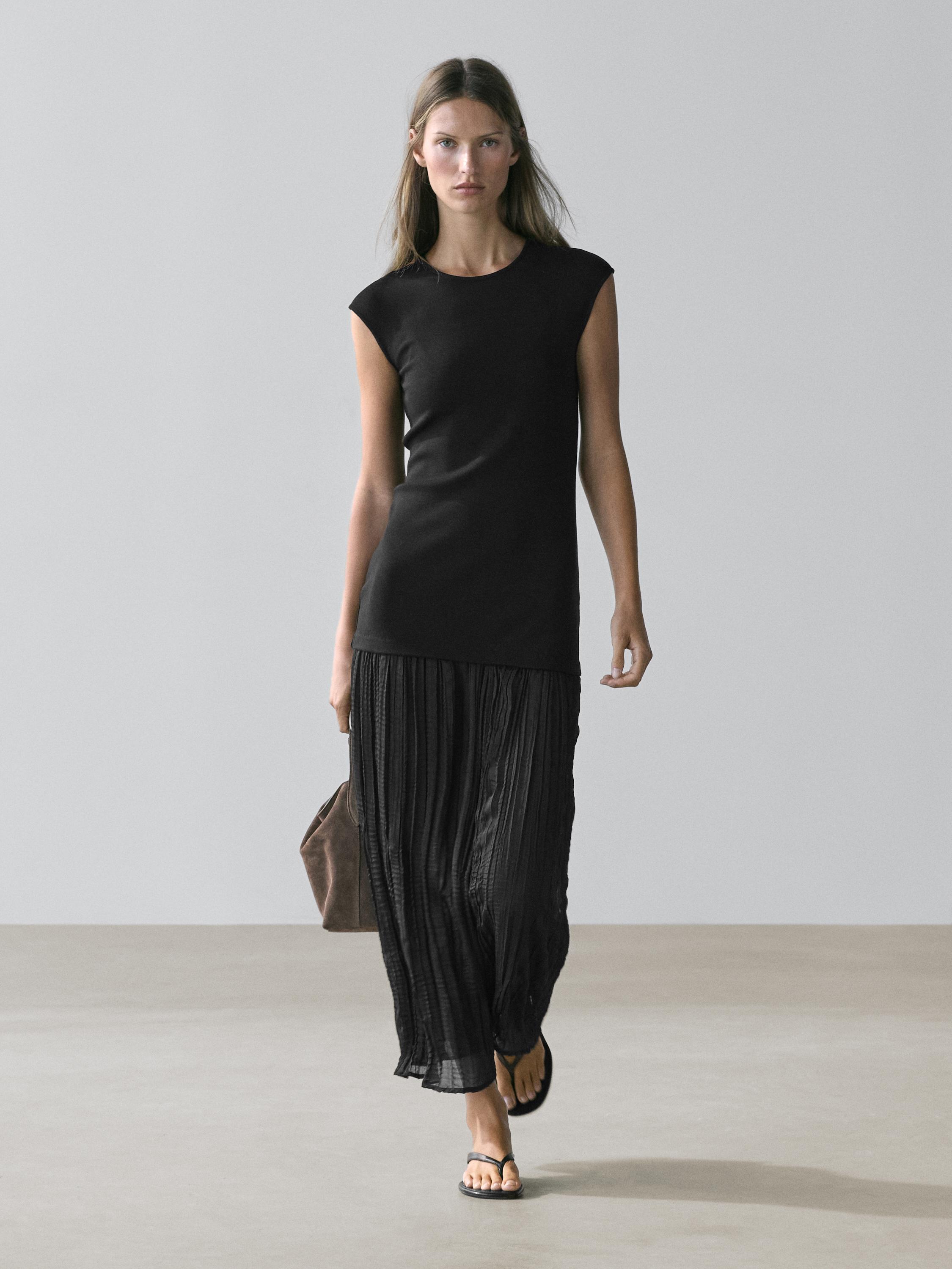 Long contrast pleated dress Black Dress | Massimo Dutti Long contrast pleated dress Black Dress | Massimo Dutti
